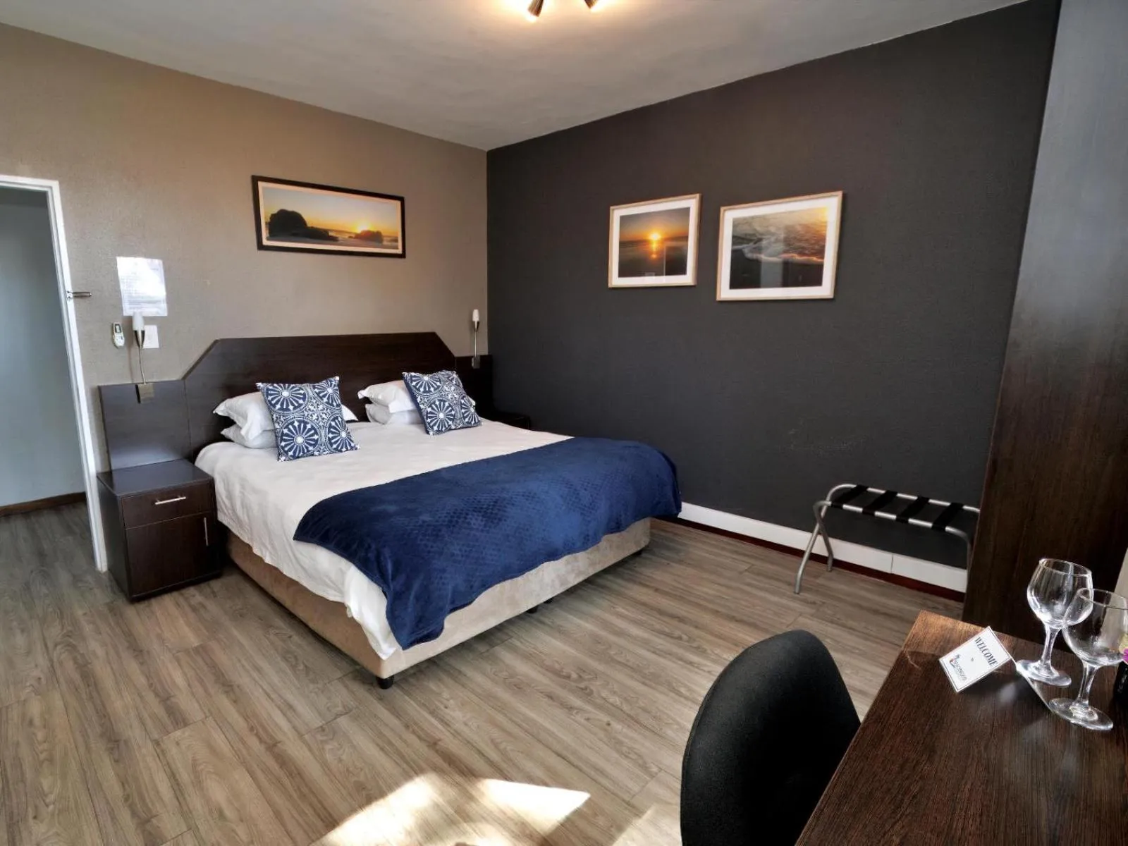 Photo of the whole room, Bed in Beachwood Inn Melkbosstrand
