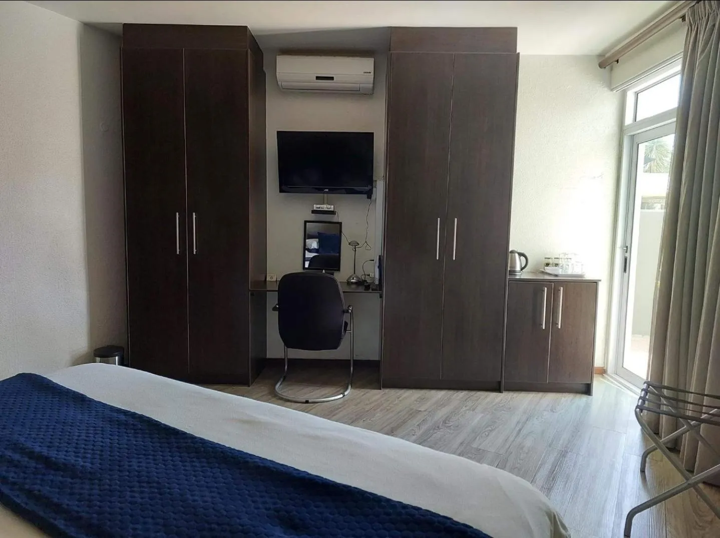 Bed in Beachwood Inn Melkbosstrand