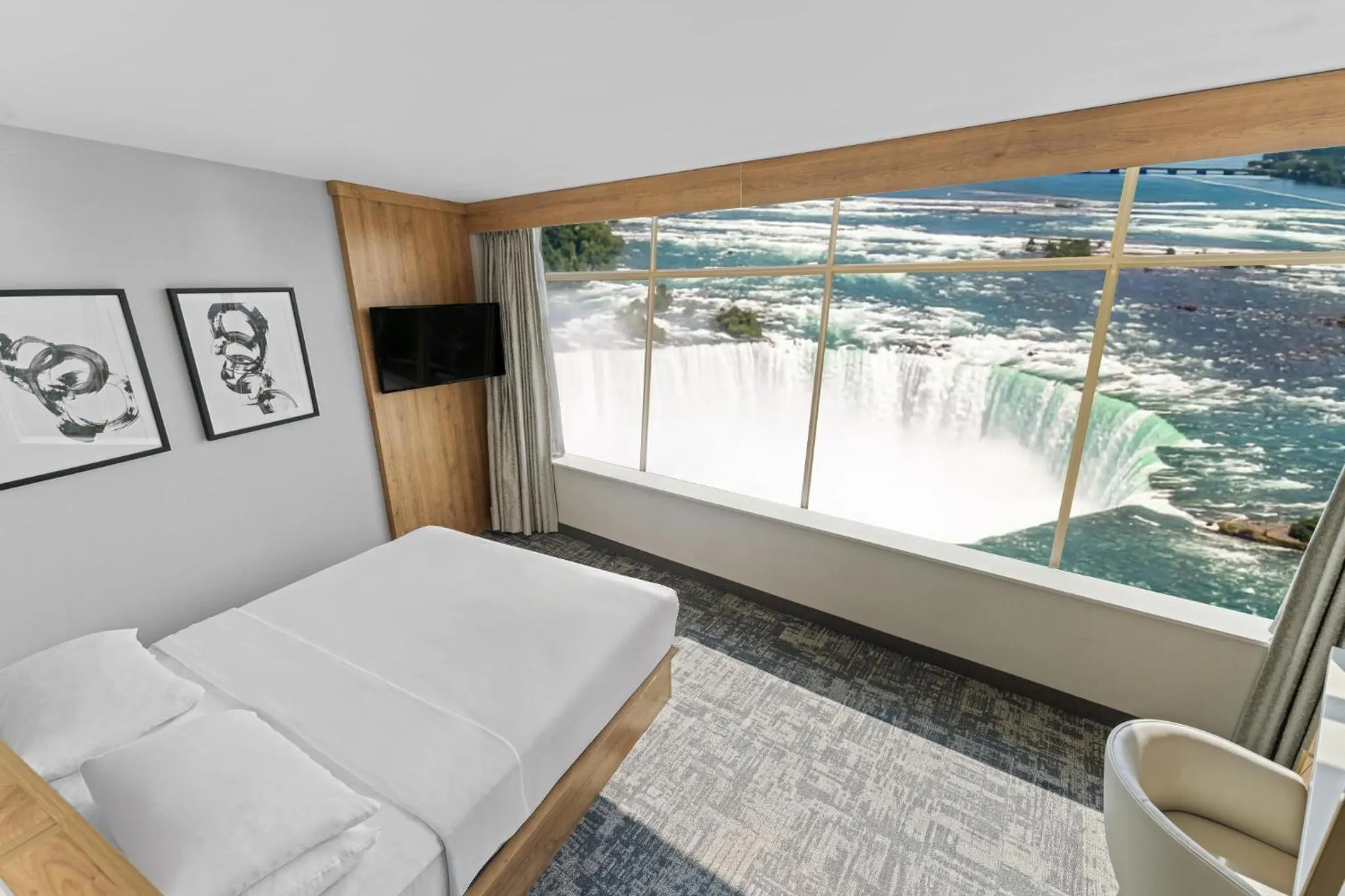 View (from property/room), Bed in Tower Hotel at Fallsview