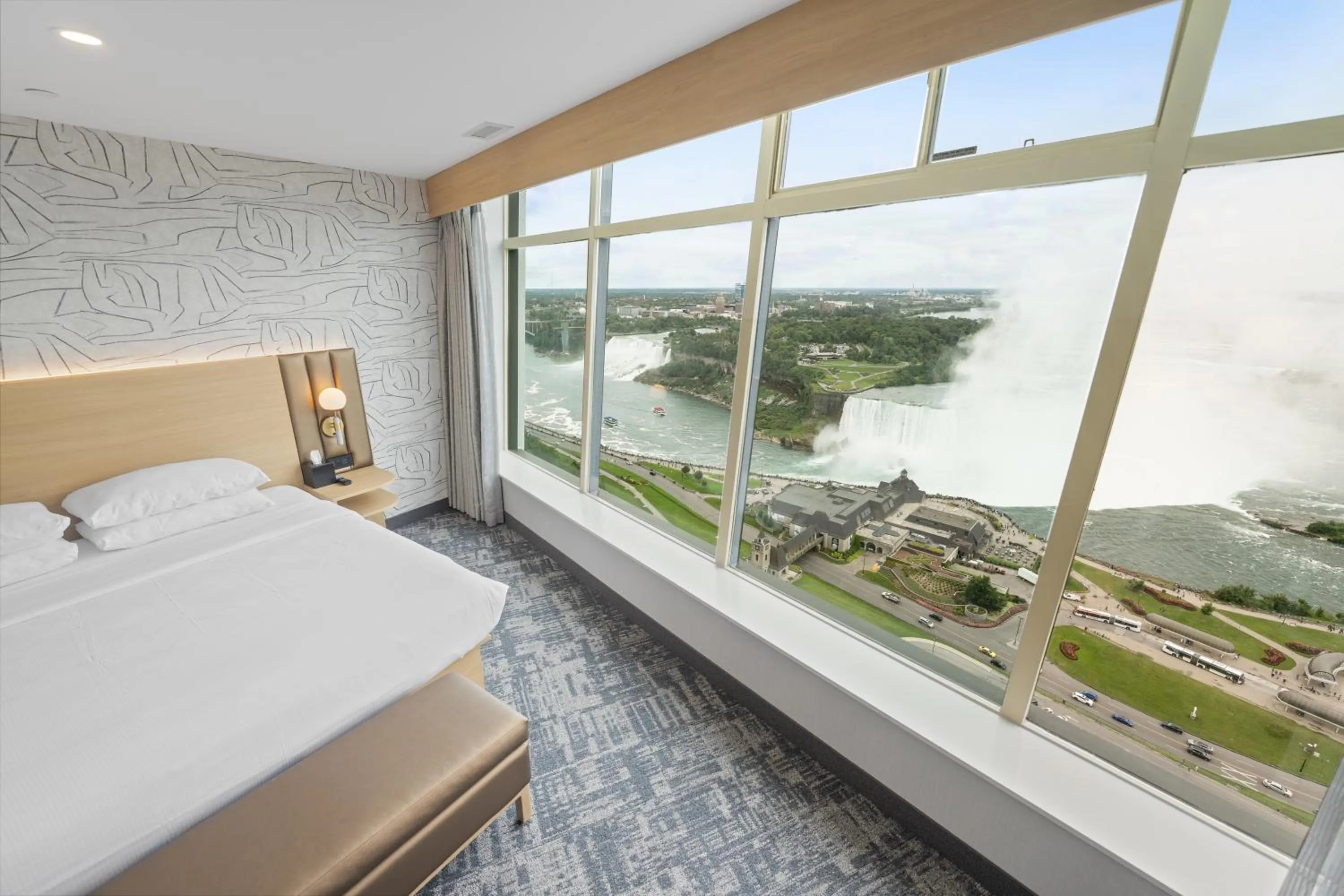 View (from property/room), Bed in Tower Hotel at Fallsview