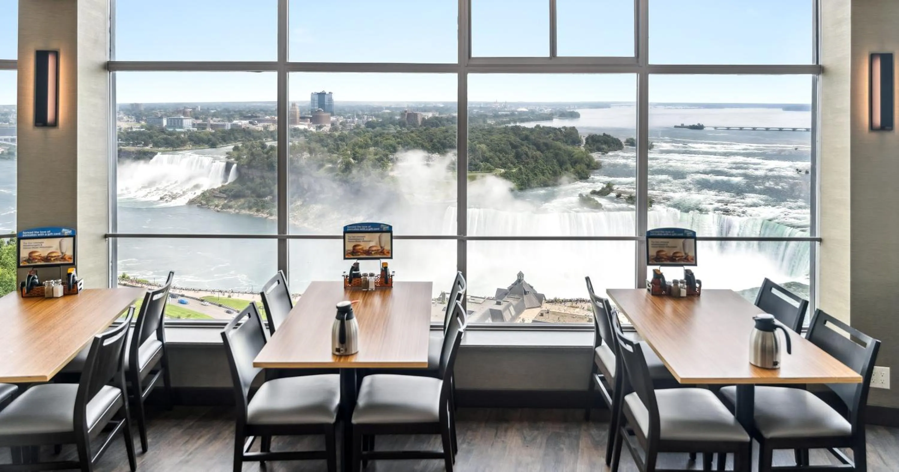 Restaurant/places to eat in Tower Hotel at Fallsview