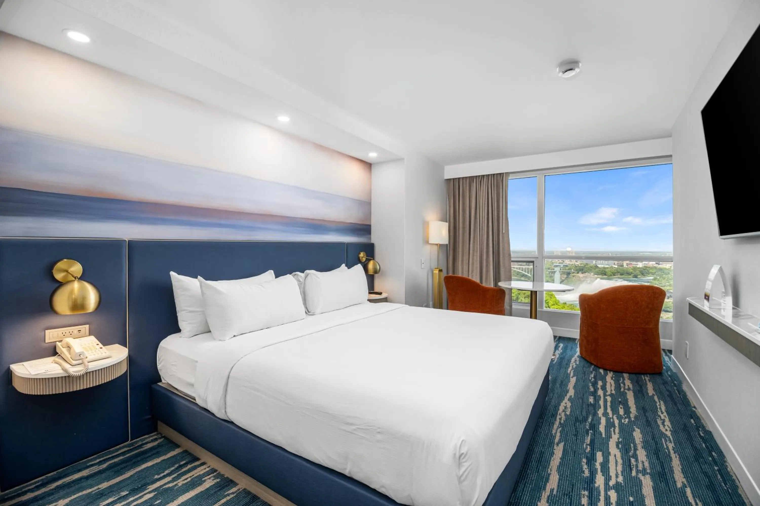 Bedroom, Bed in Tower Hotel at Fallsview