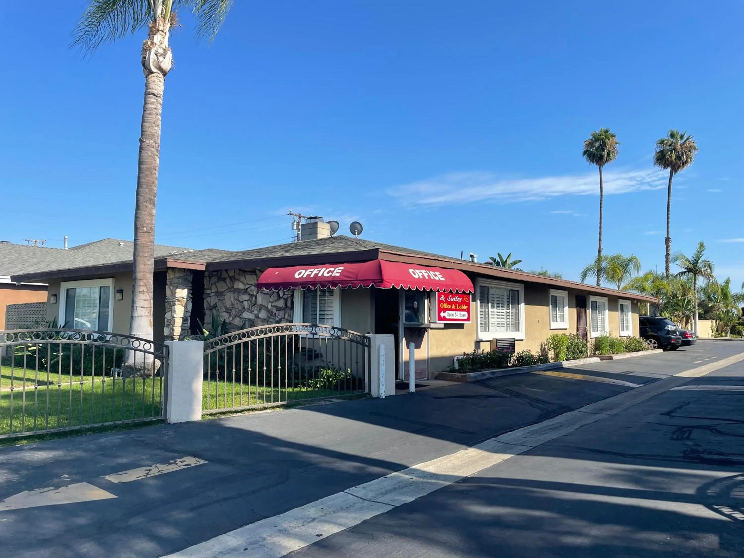 Legacy inn & suites