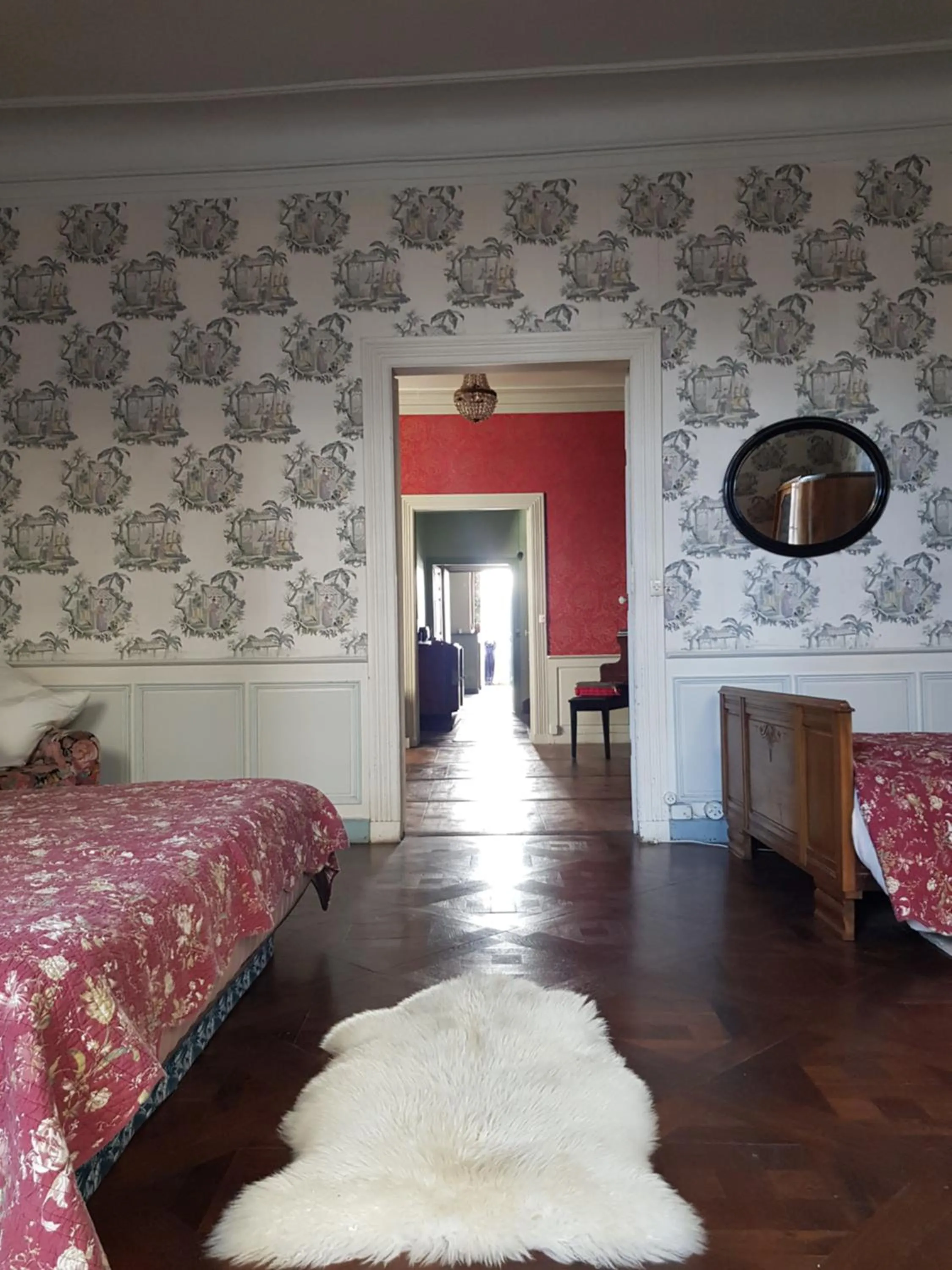 Bed in Bazar du Nouveau Siècle