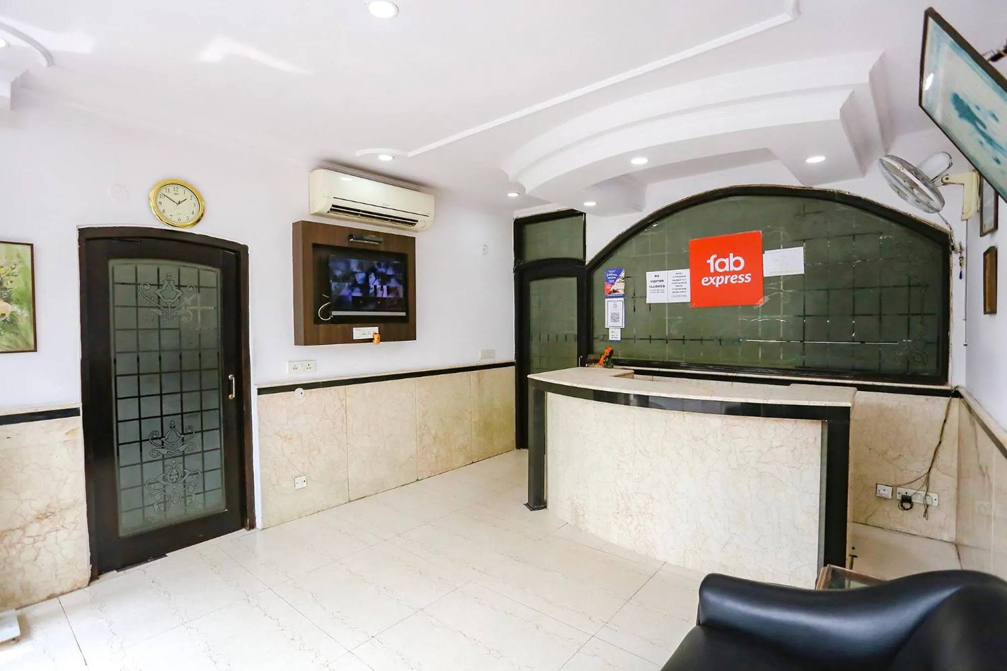 Lobby or reception in FabExpress Lloyd House