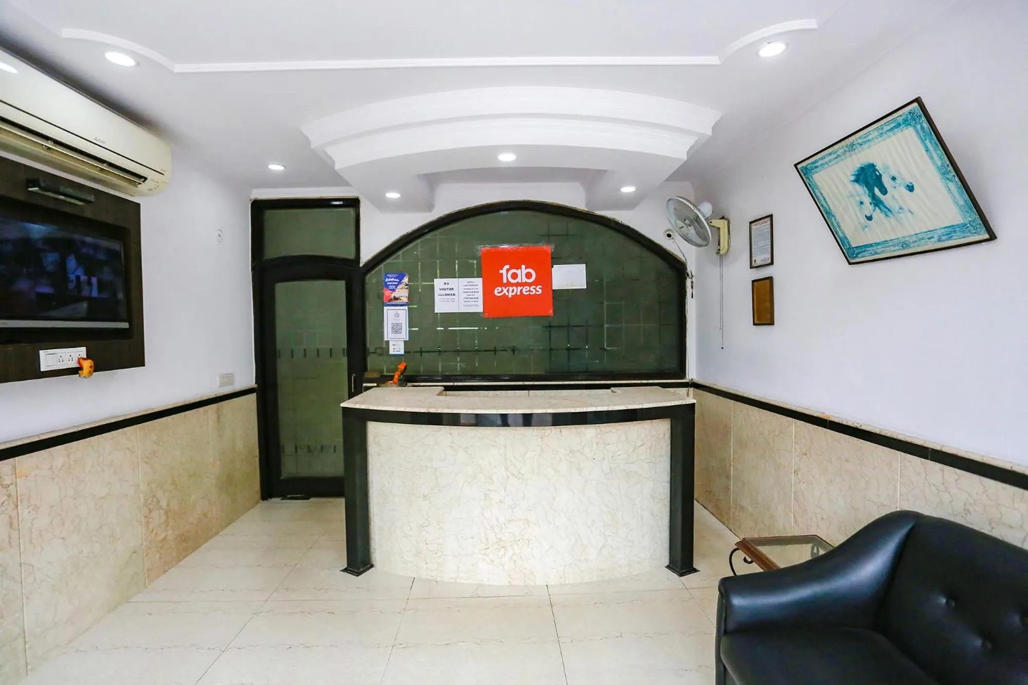 Lobby or reception in FabExpress Lloyd House