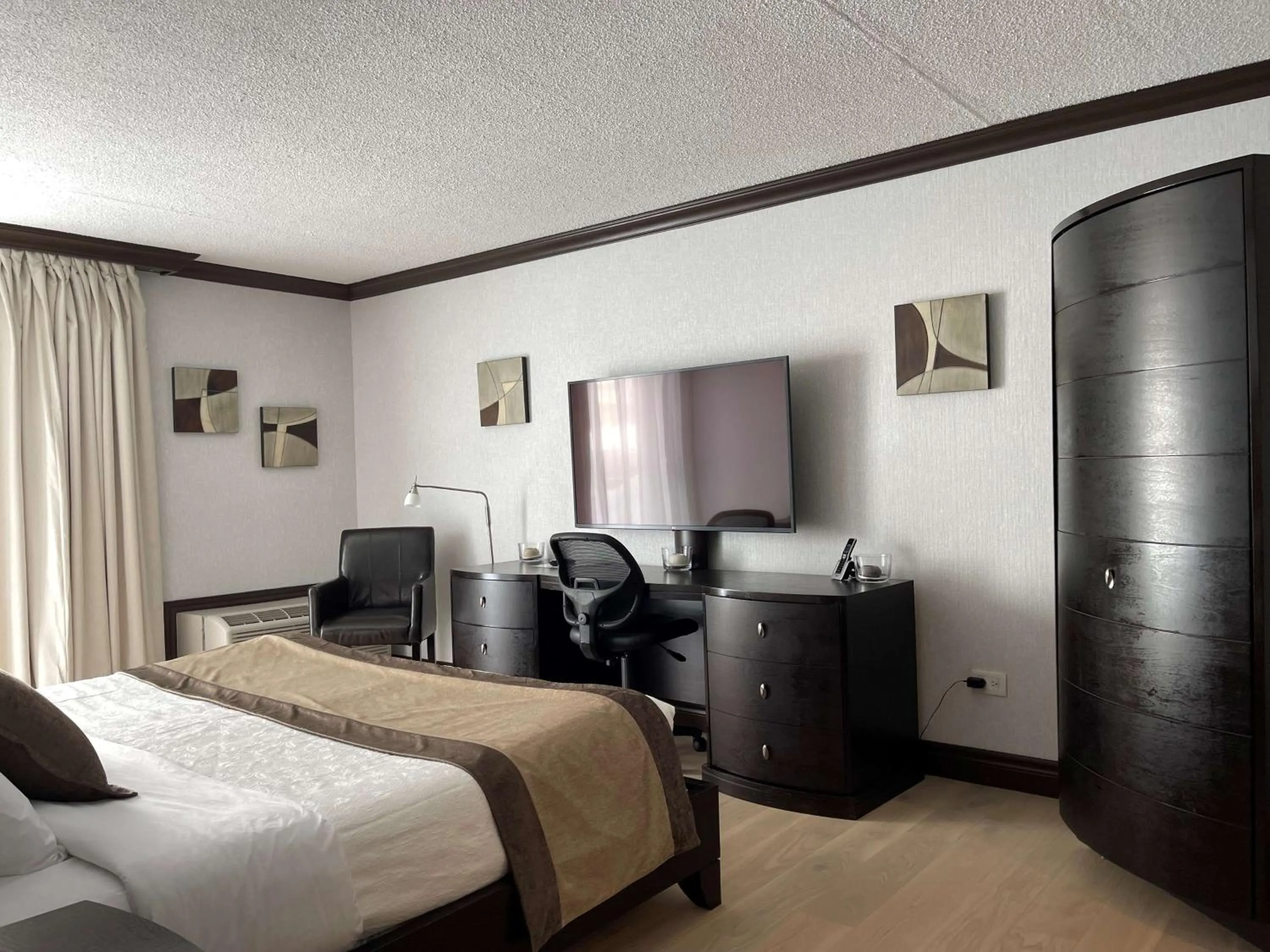 Photo of the whole room, Bed in Best Western Hotel Universel Drummondville