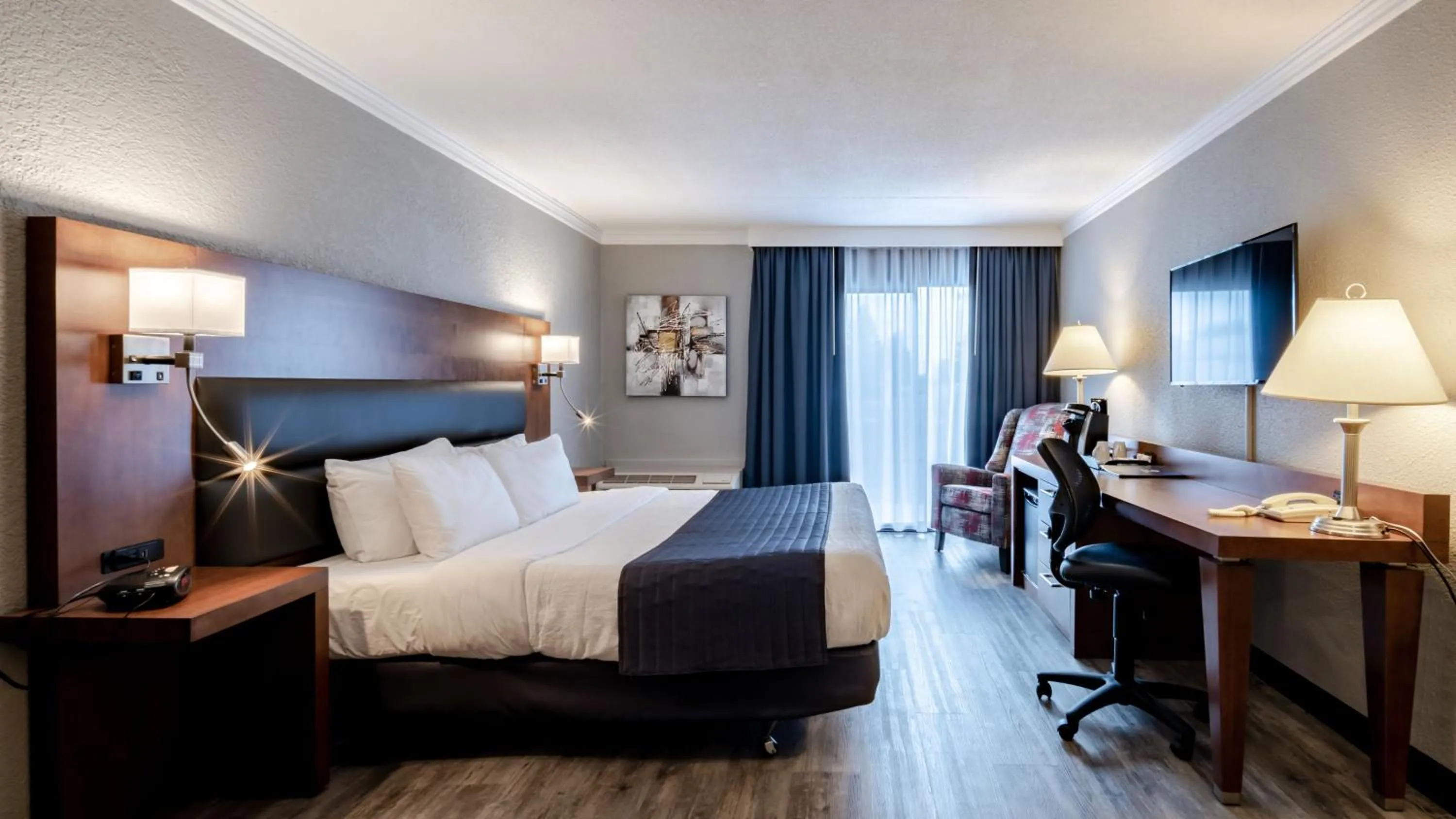 Photo of the whole room, Bed in Best Western Hotel Universel Drummondville