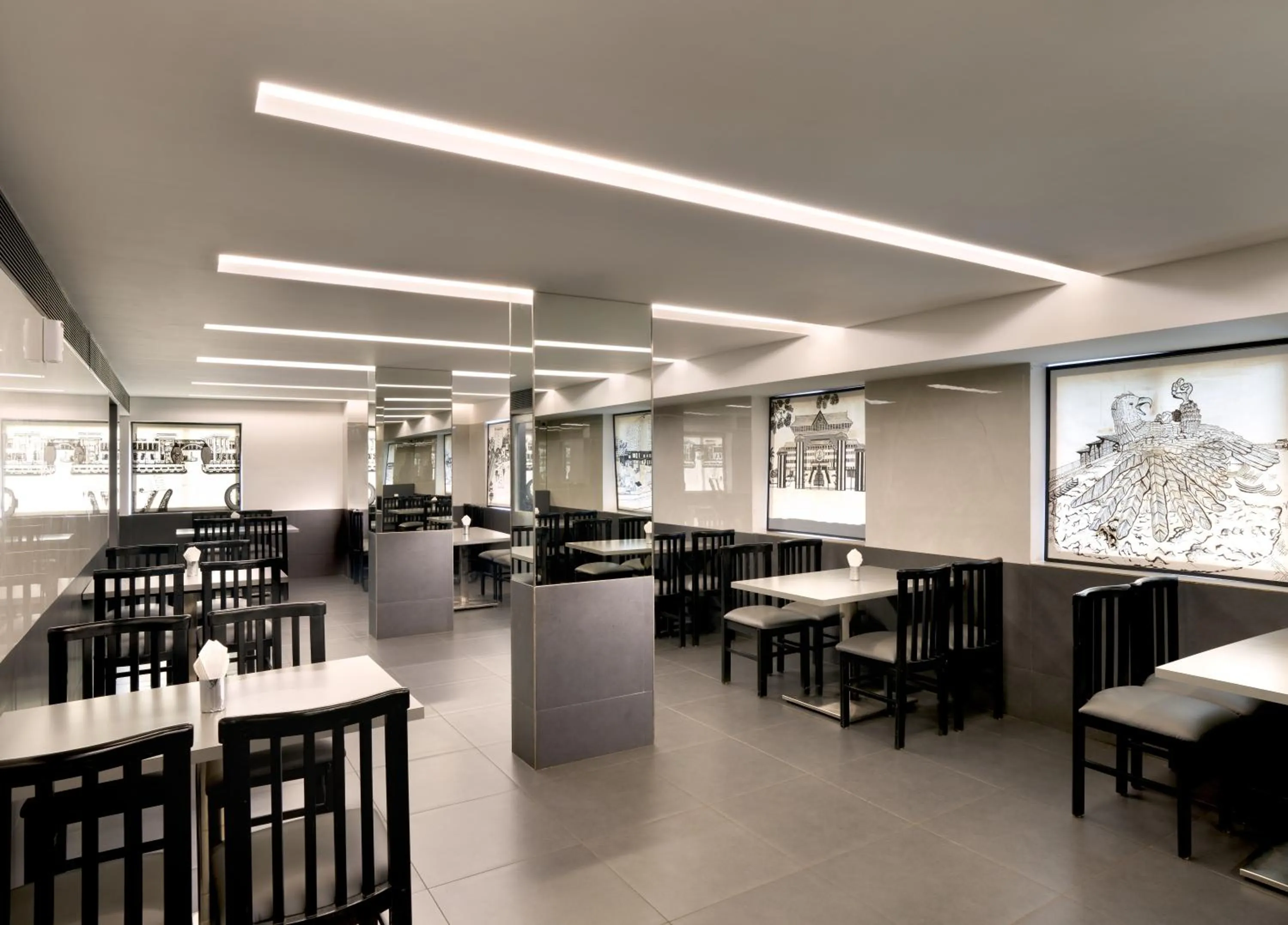 Restaurant/places to eat in Ariya Nivaas A Vegetarian Hotel