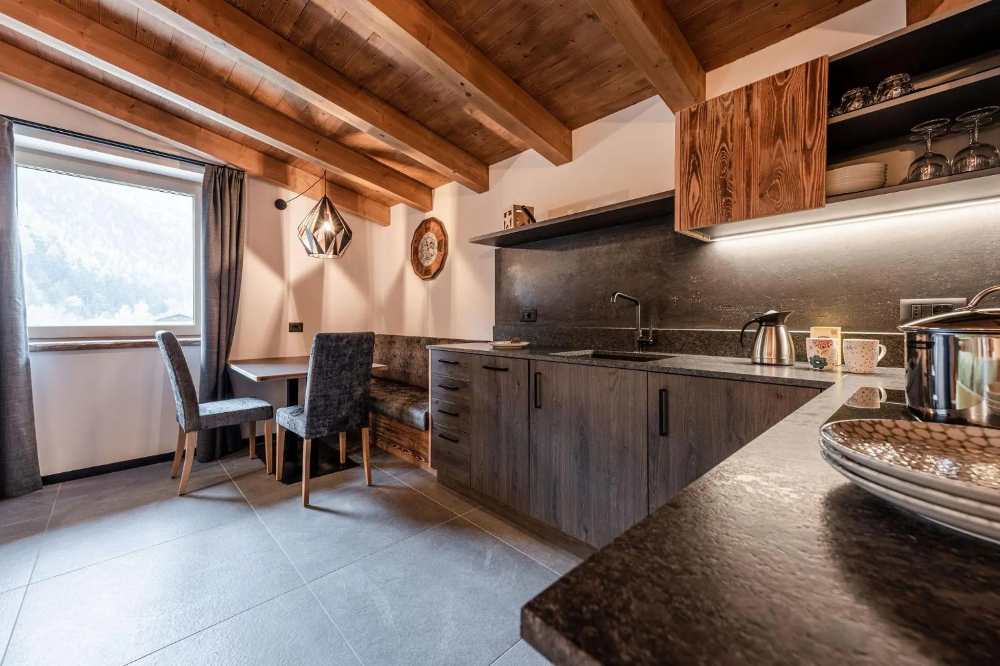 Kitchen or kitchenette in Nidaris - Luxury Private Spa Suites