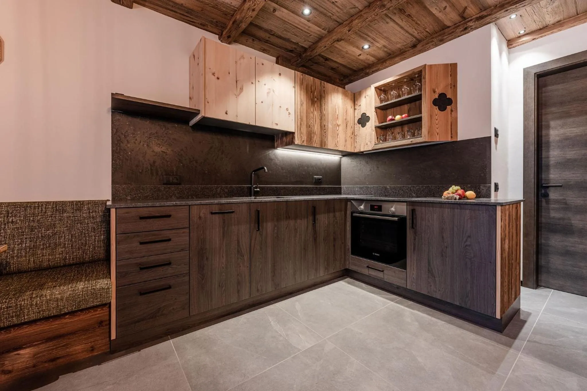 Kitchen or kitchenette in Nidaris - Luxury Private Spa Suites