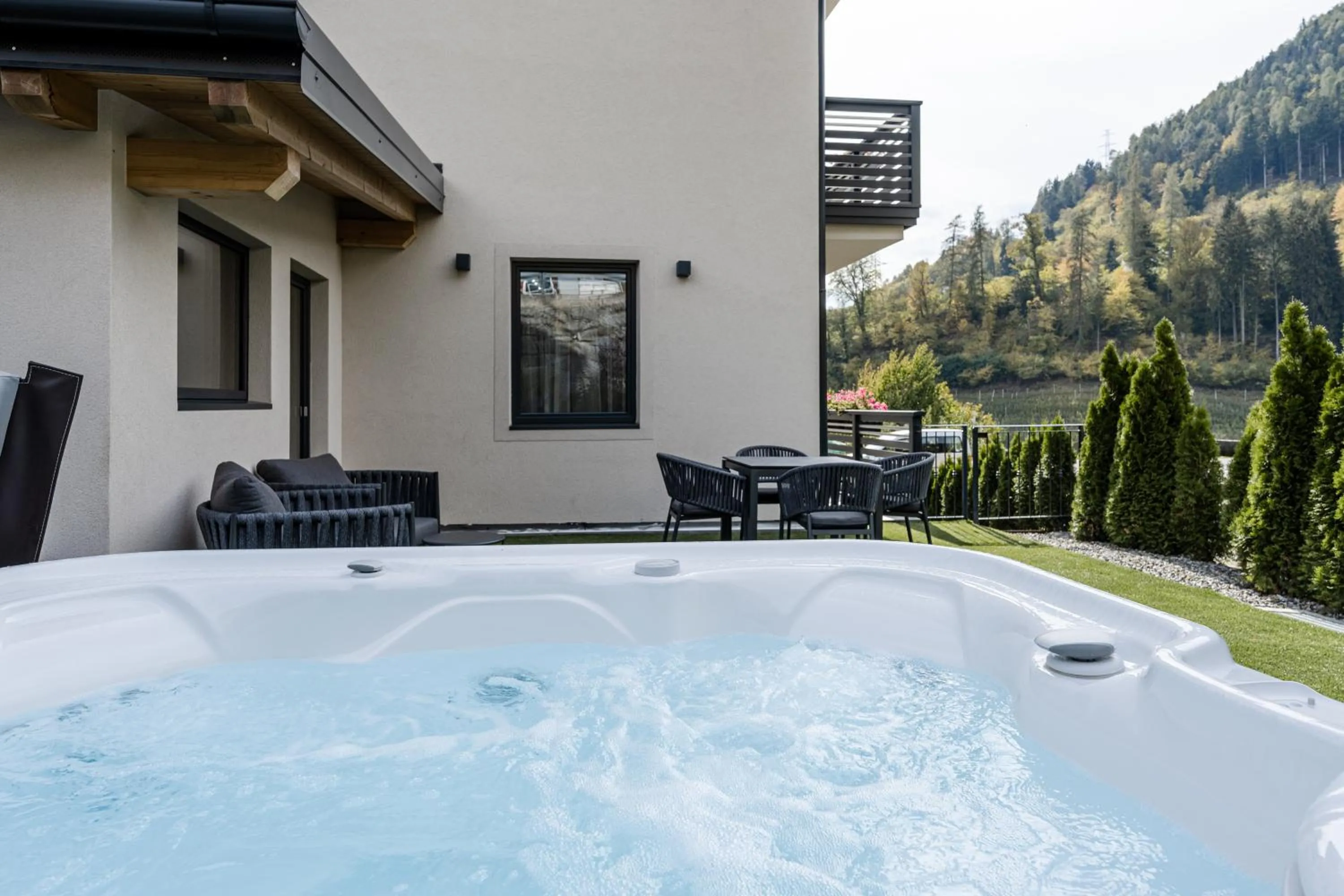 Hot Tub in Nidaris - Luxury Private Spa Suites