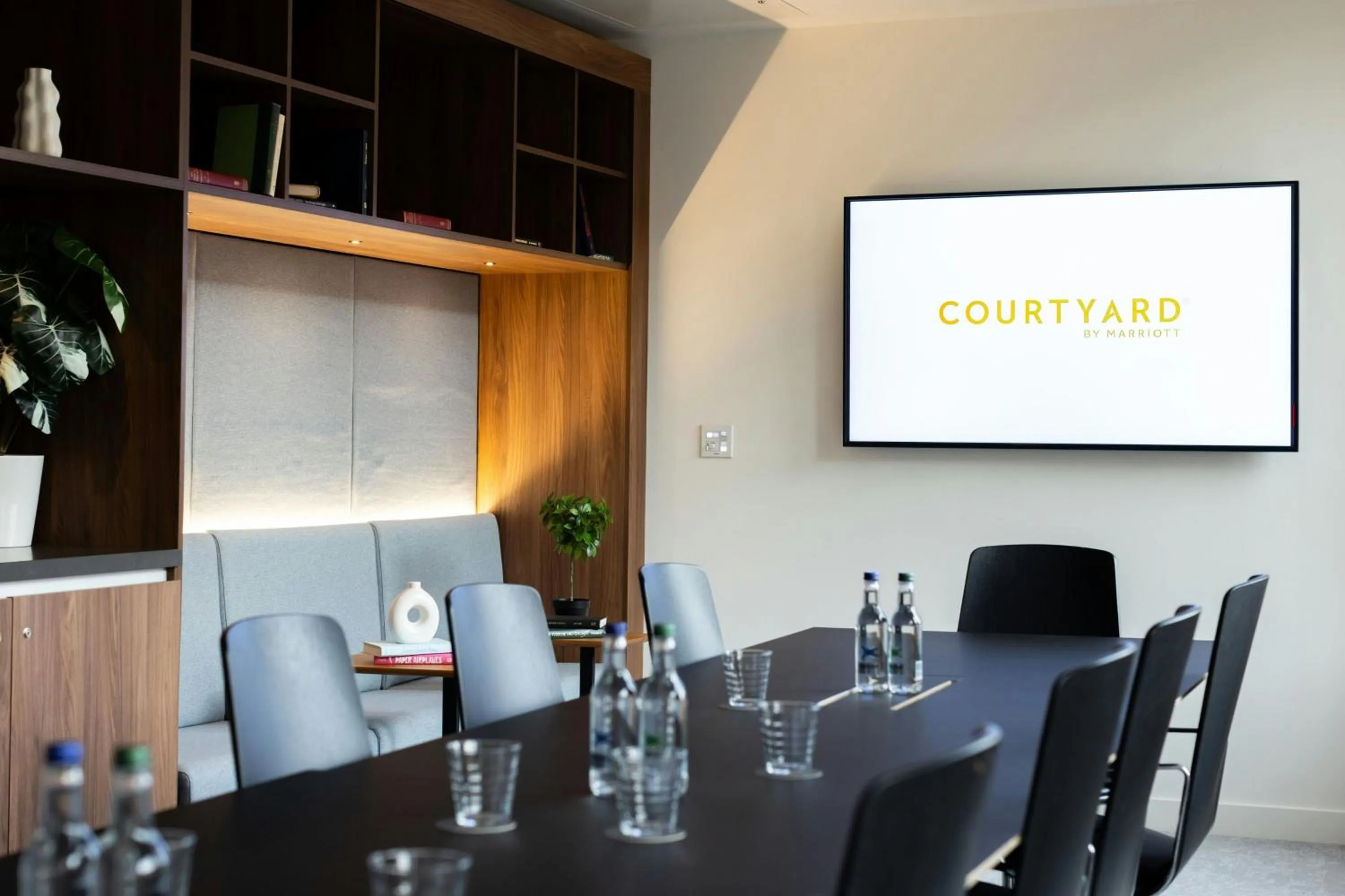 Meeting/conference room in Courtyard by Marriott Glasgow SEC