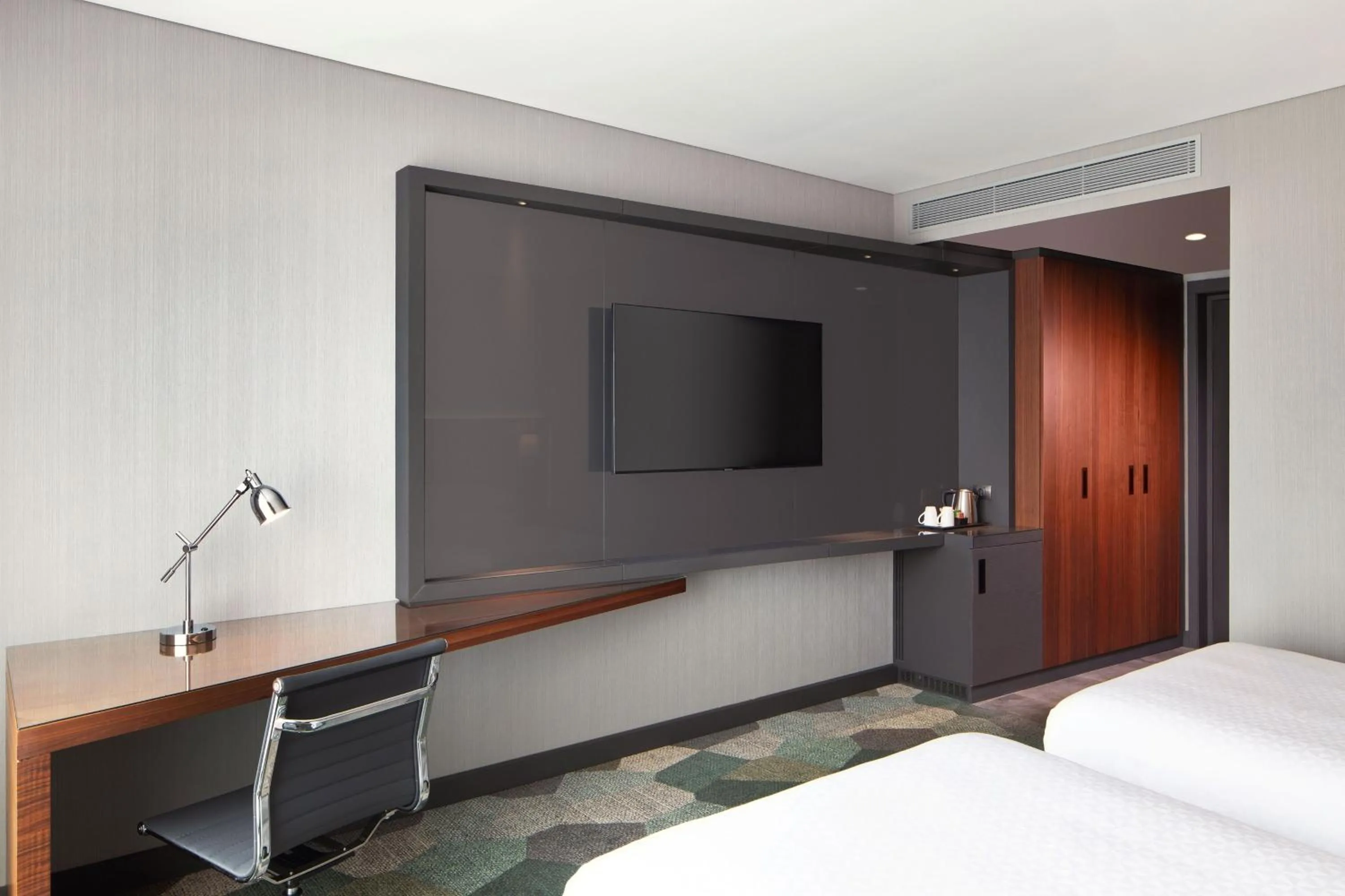 Photo of the whole room, Bed in Four Points by Sheraton Istanbul Kagithane