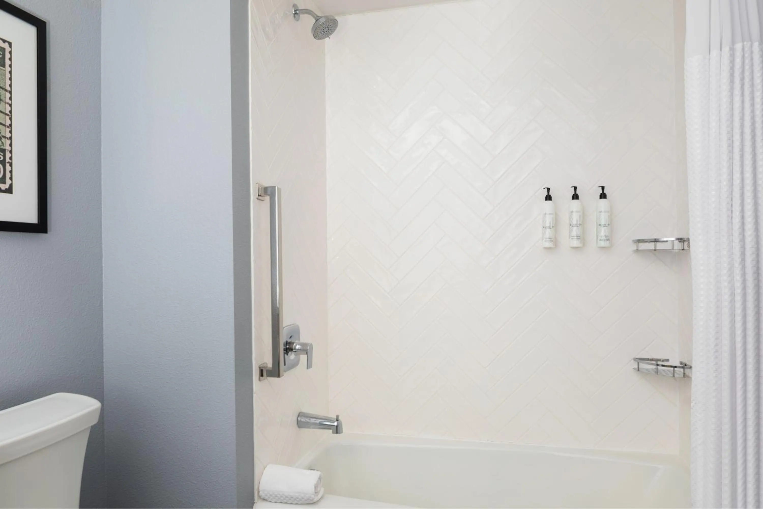 Bathroom in TownePlace Suites By Marriott Rochester Mayo Clinic Area