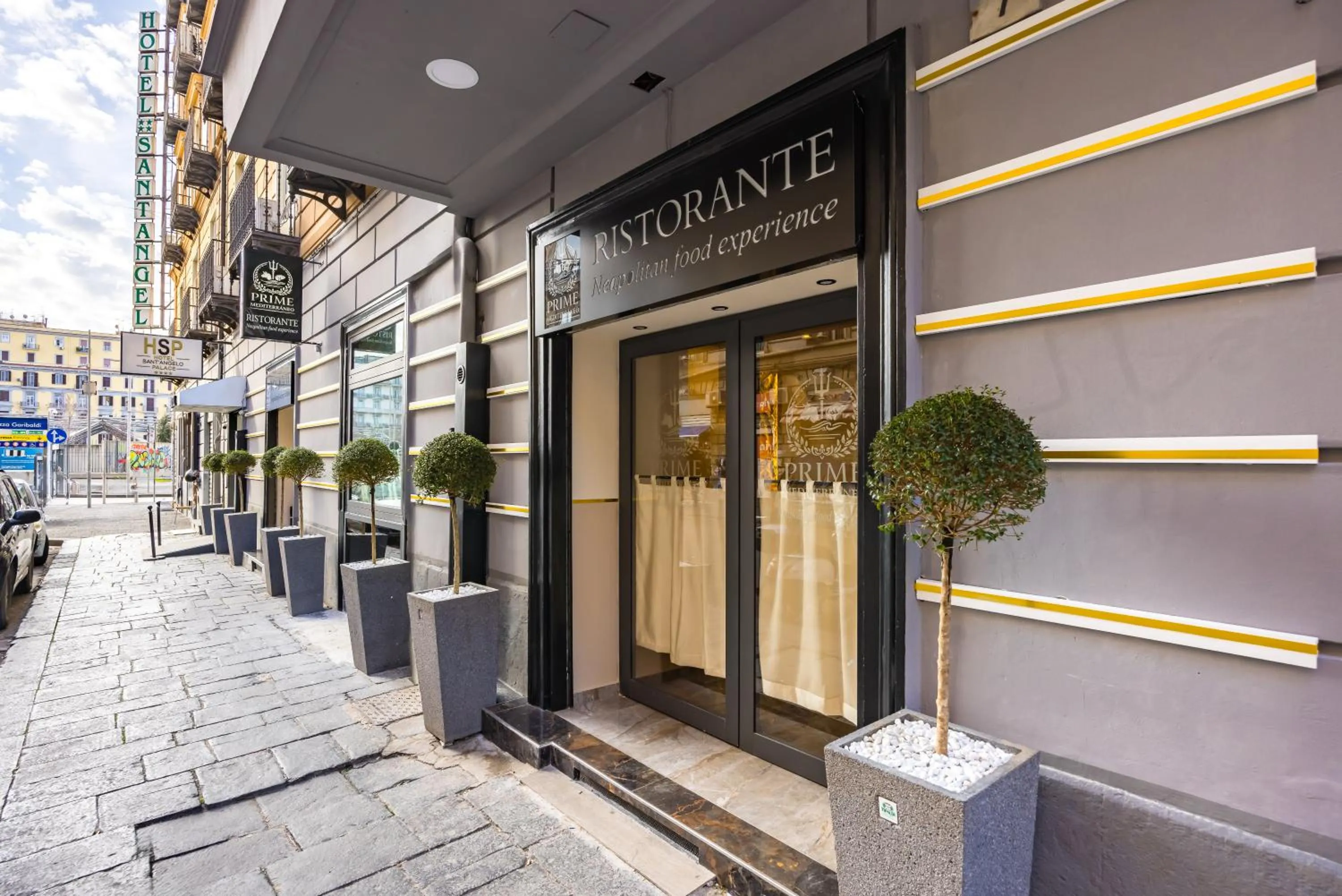 Restaurant/places to eat in Sant'Angelo Suites