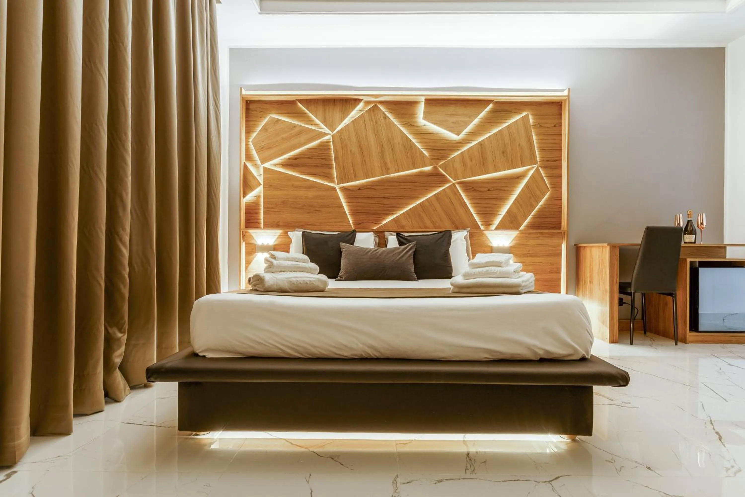 Bed in Sant'Angelo Suites