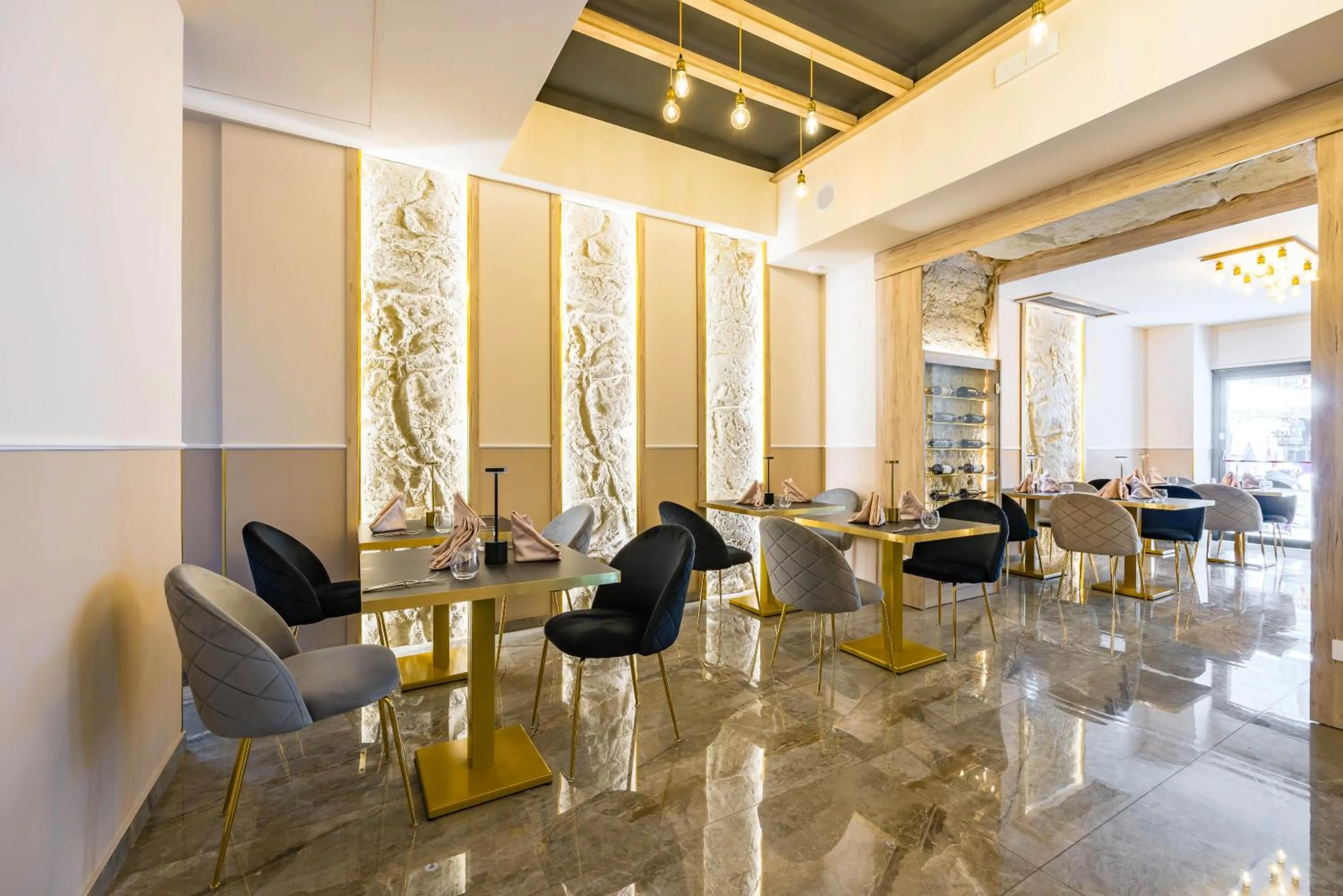 Restaurant/places to eat in Sant'Angelo Suites