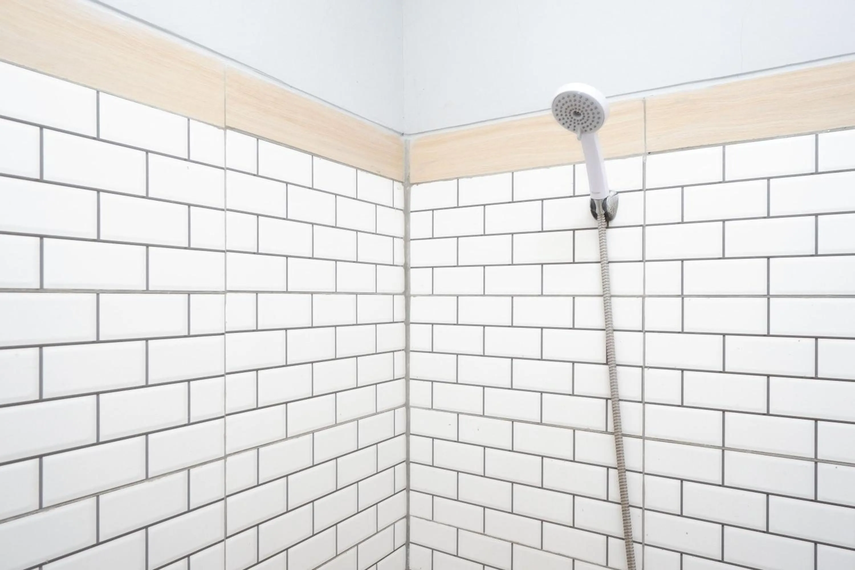 Bathroom in RedDoorz near Exit Tol Batang