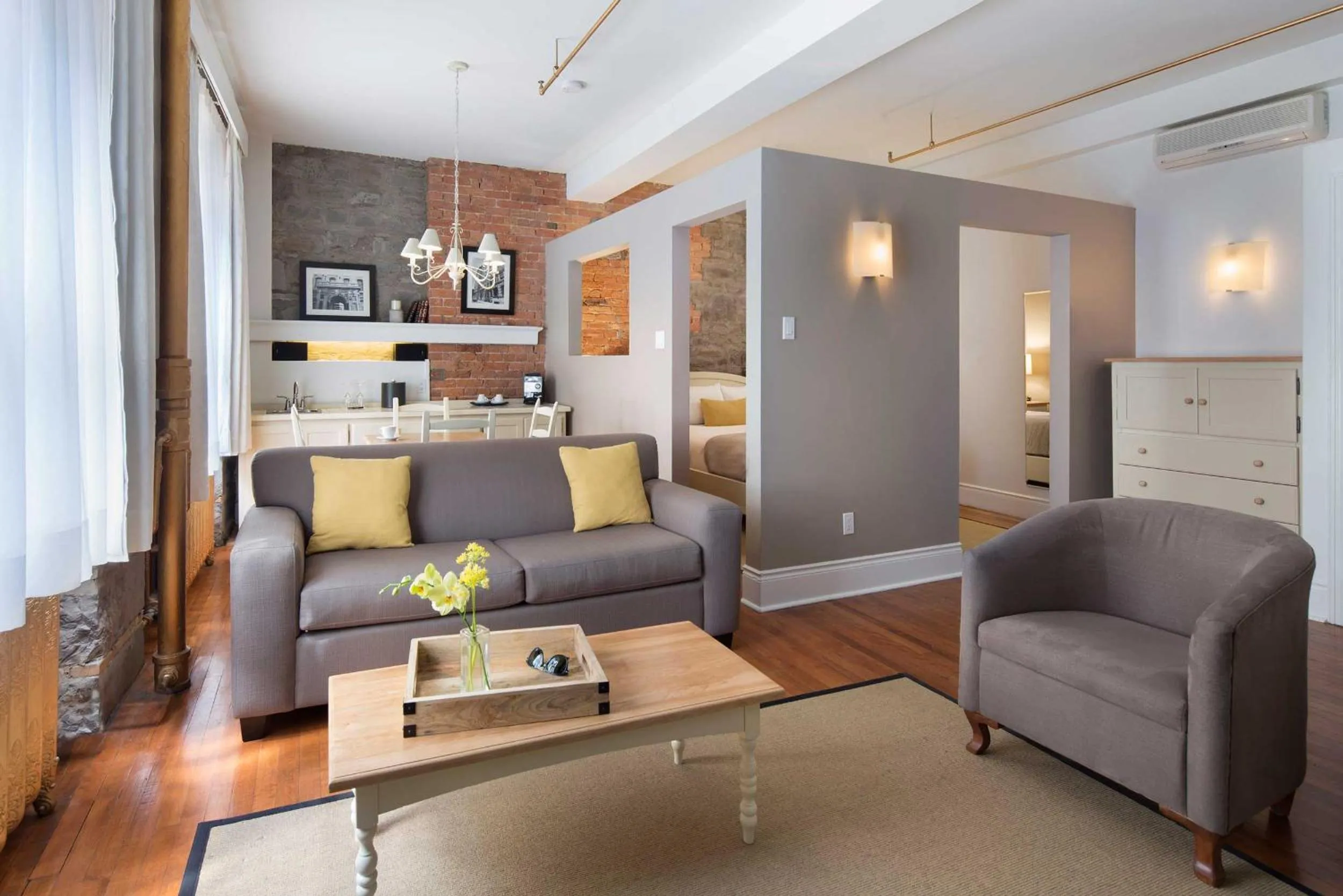 Bed in Auberge Saint-Pierre