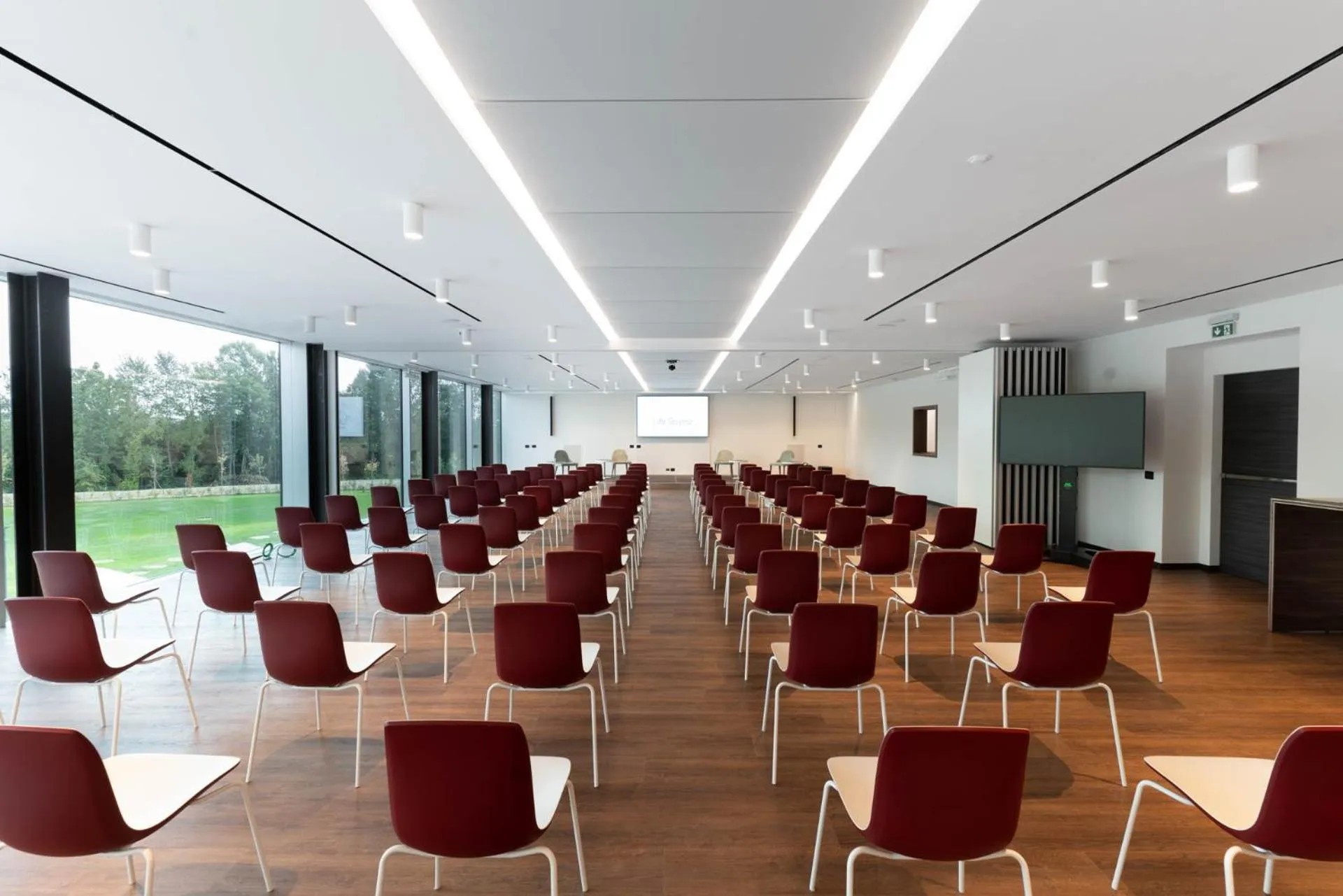 Business facilities in Life Hotel