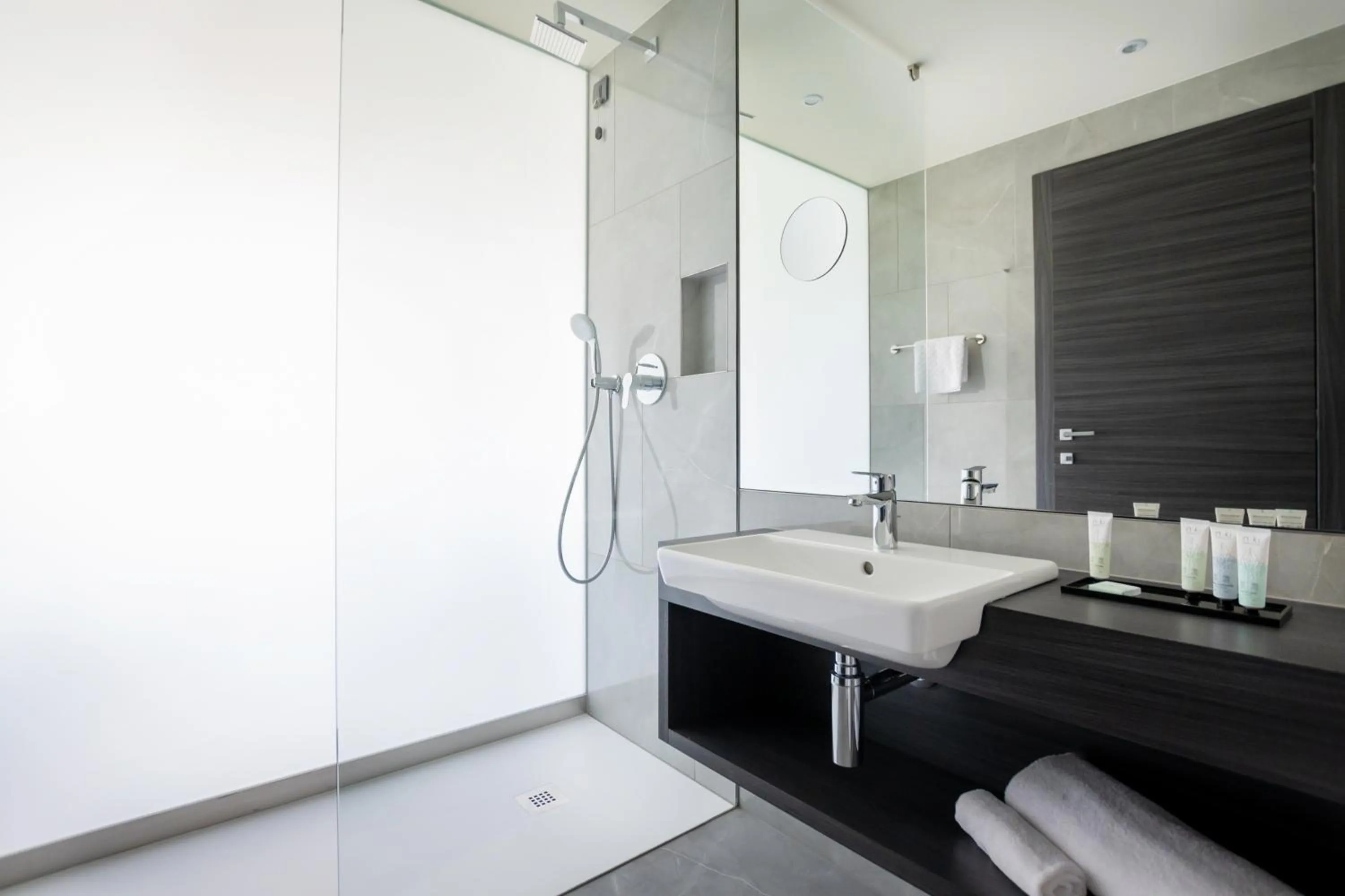 Bathroom in Life Hotel