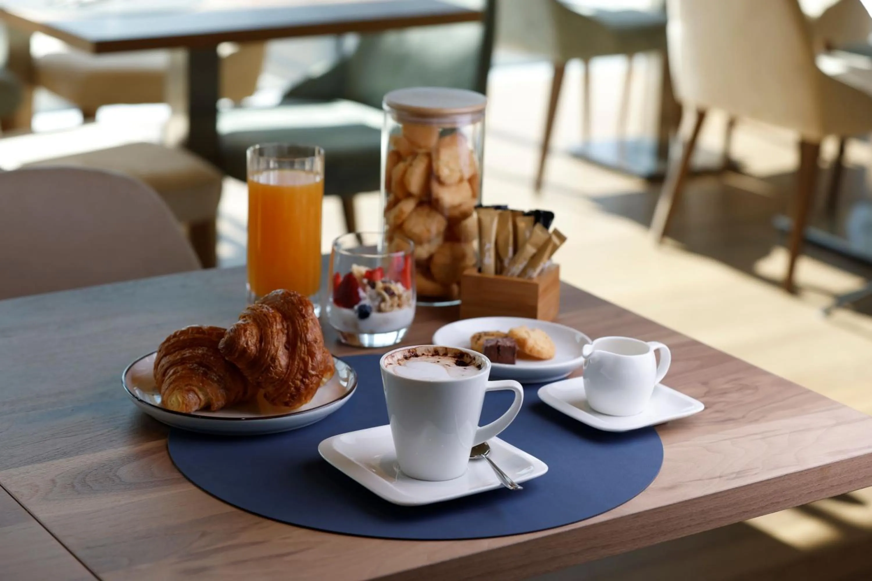 Breakfast in Life Hotel