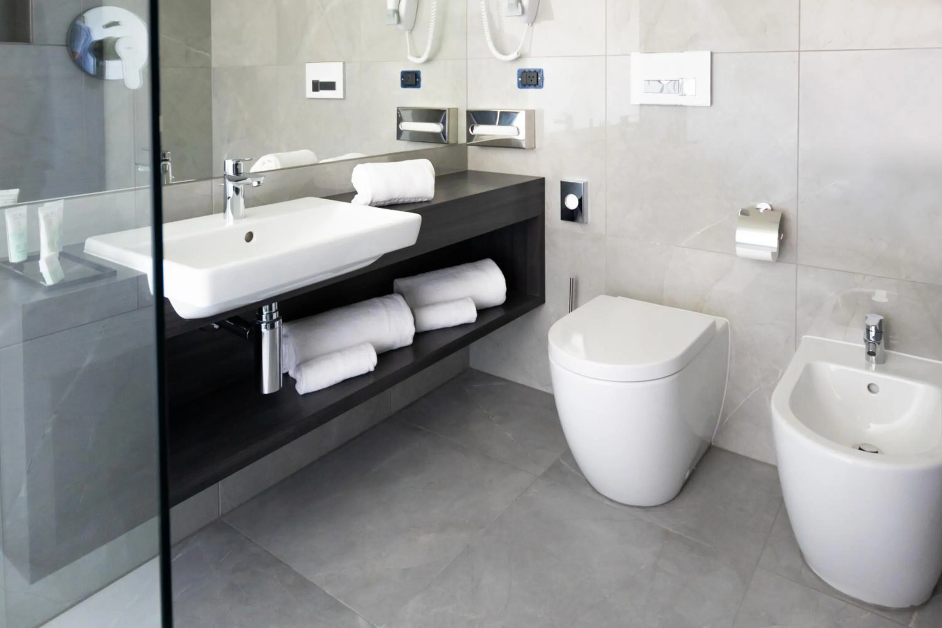 Toilet in Life Hotel