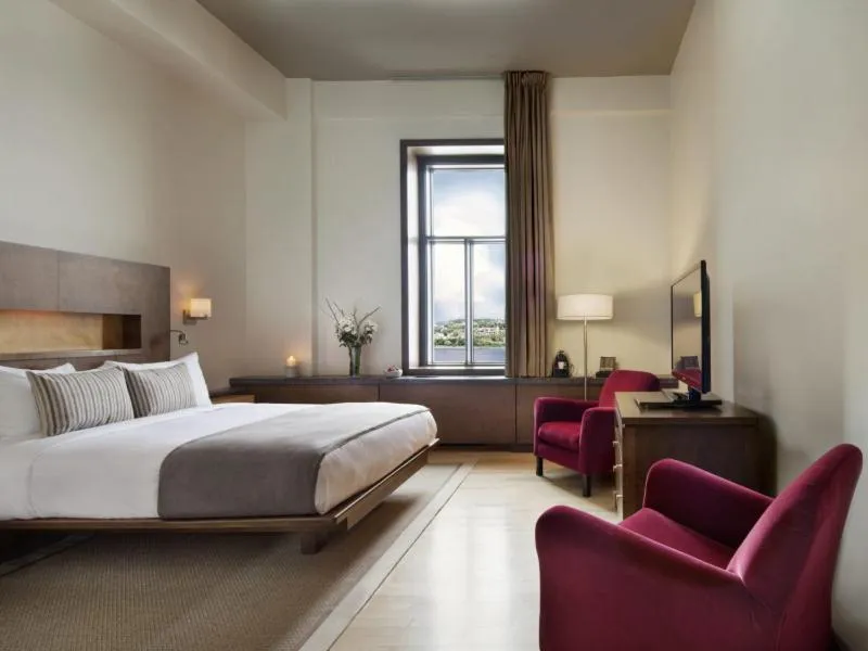 Bed in Hotel 71 by Preferred Hotels & Resorts