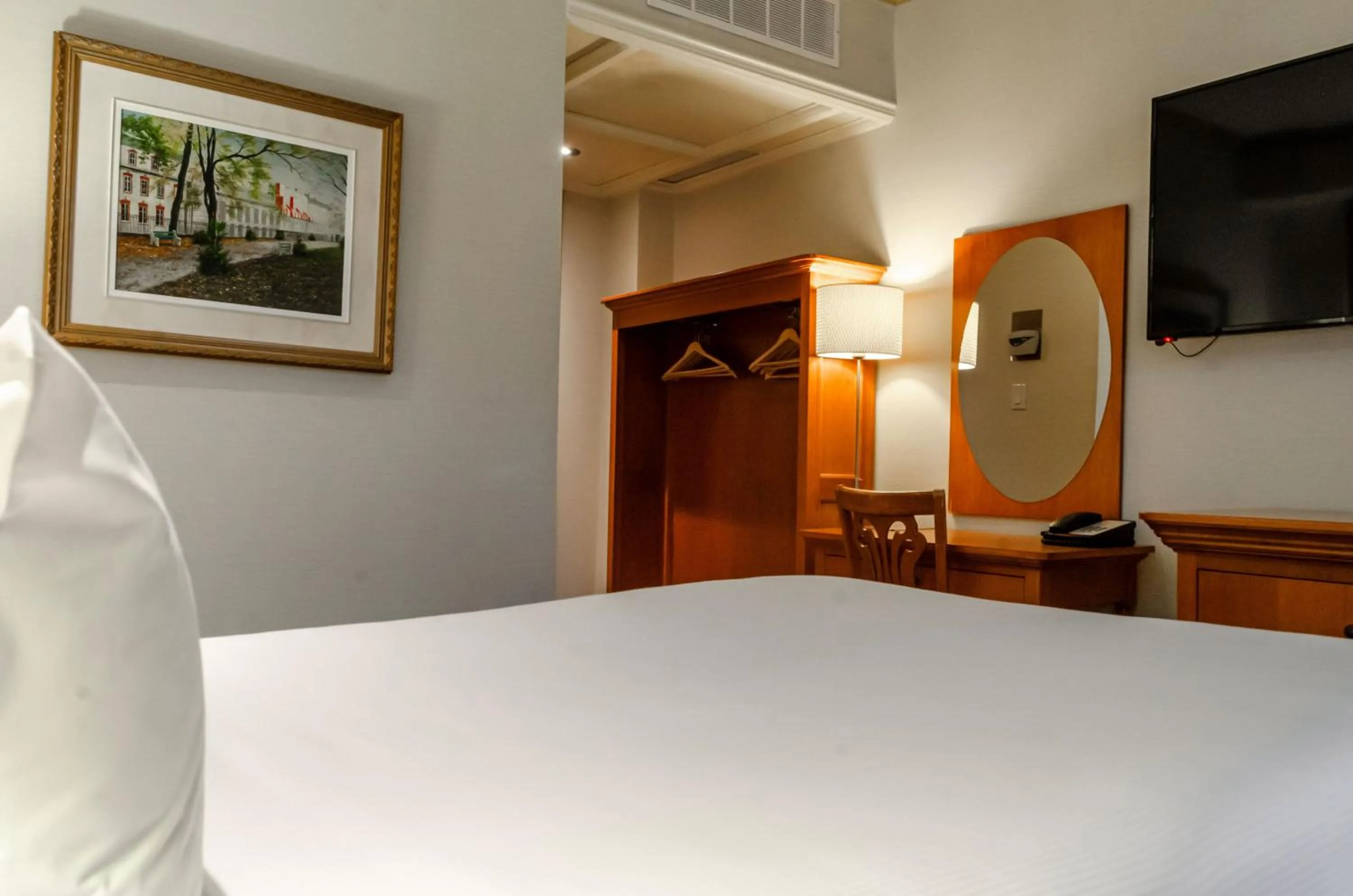 Bed in Hotel Chateau Bellevue