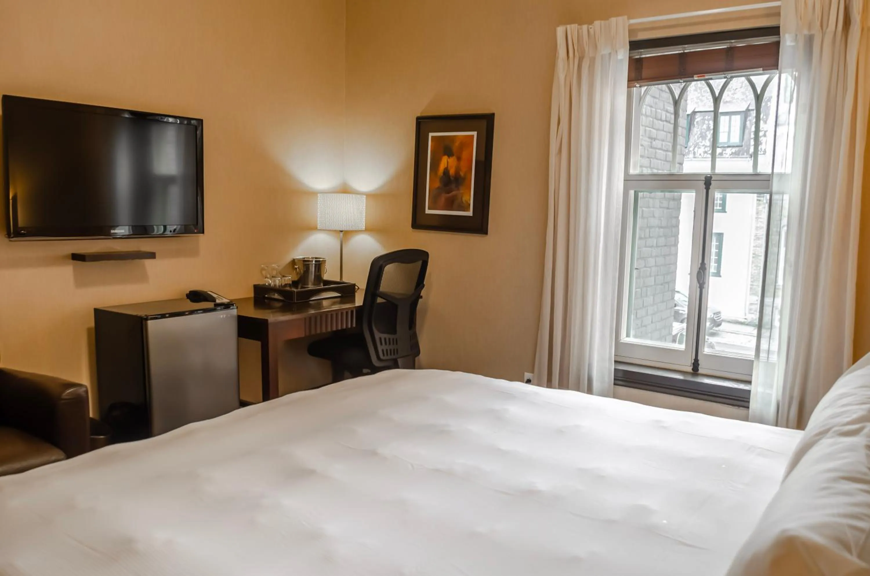 Photo of the whole room, Bed in Hotel Chateau Bellevue