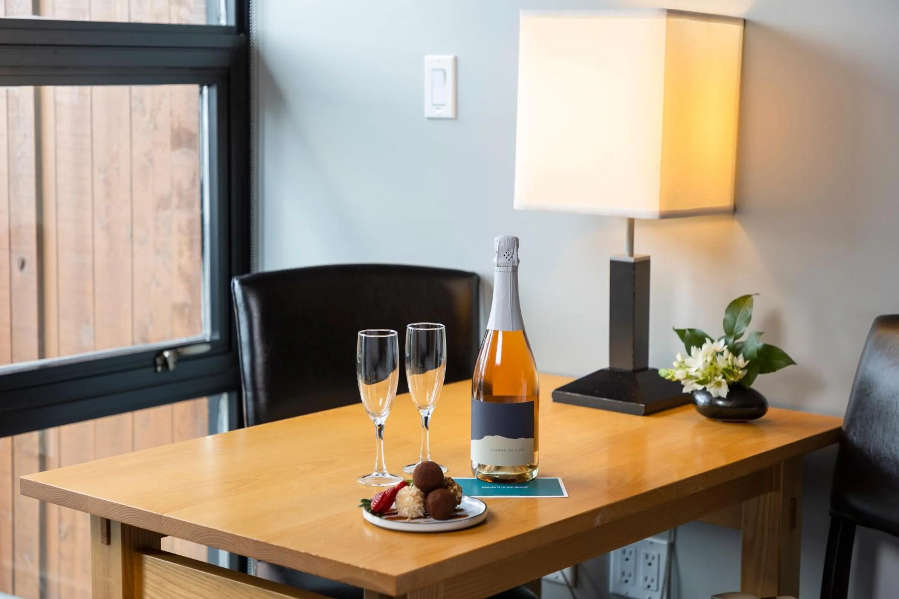 Dining area in Brentwood Bay Resort & Spa