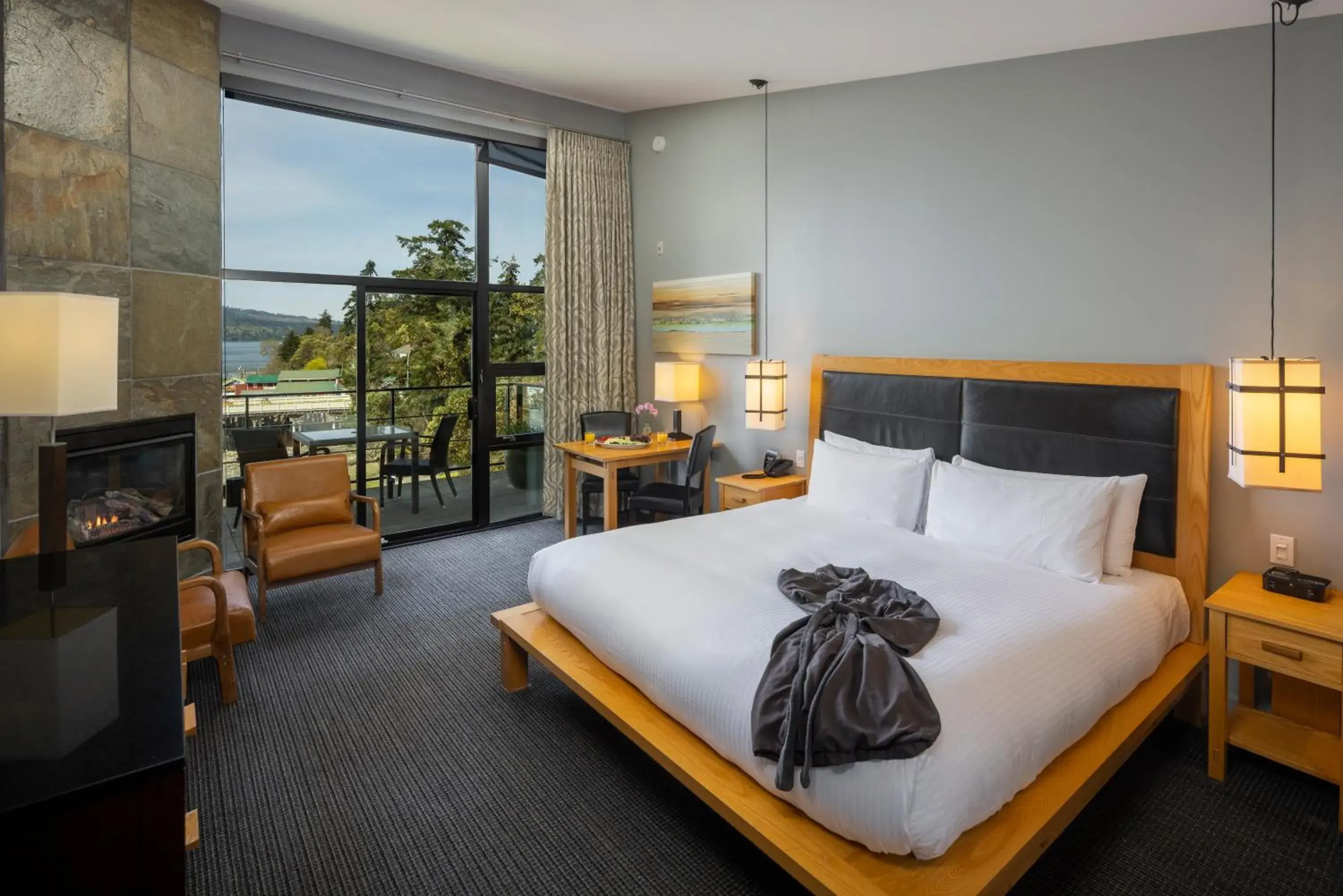 King Room with Sea View in Brentwood Bay Resort & Spa King Room with Sea View in Brentwood Bay Resort & Spa