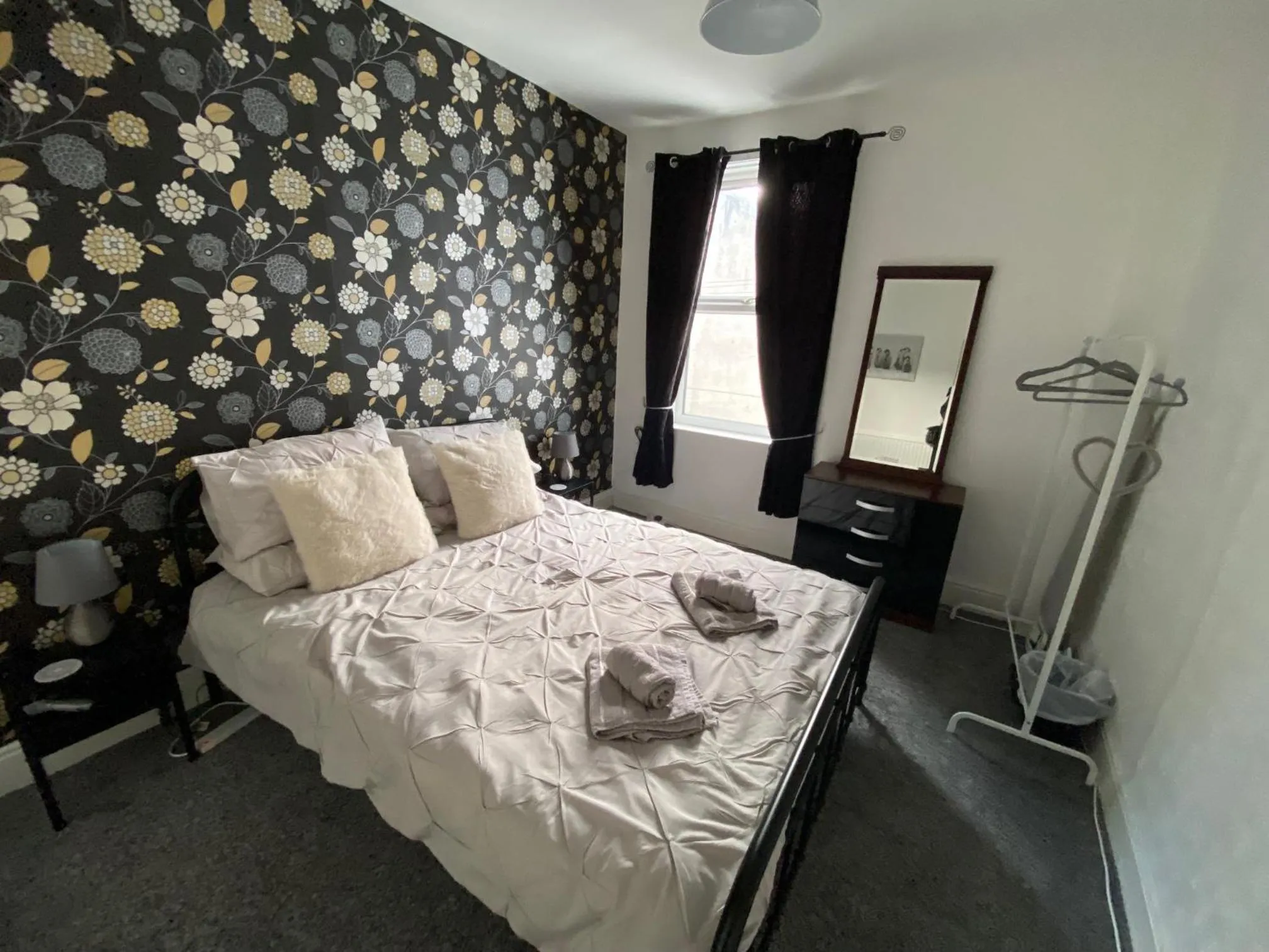 Bedroom in Blackpool Abode - Seaside Cove