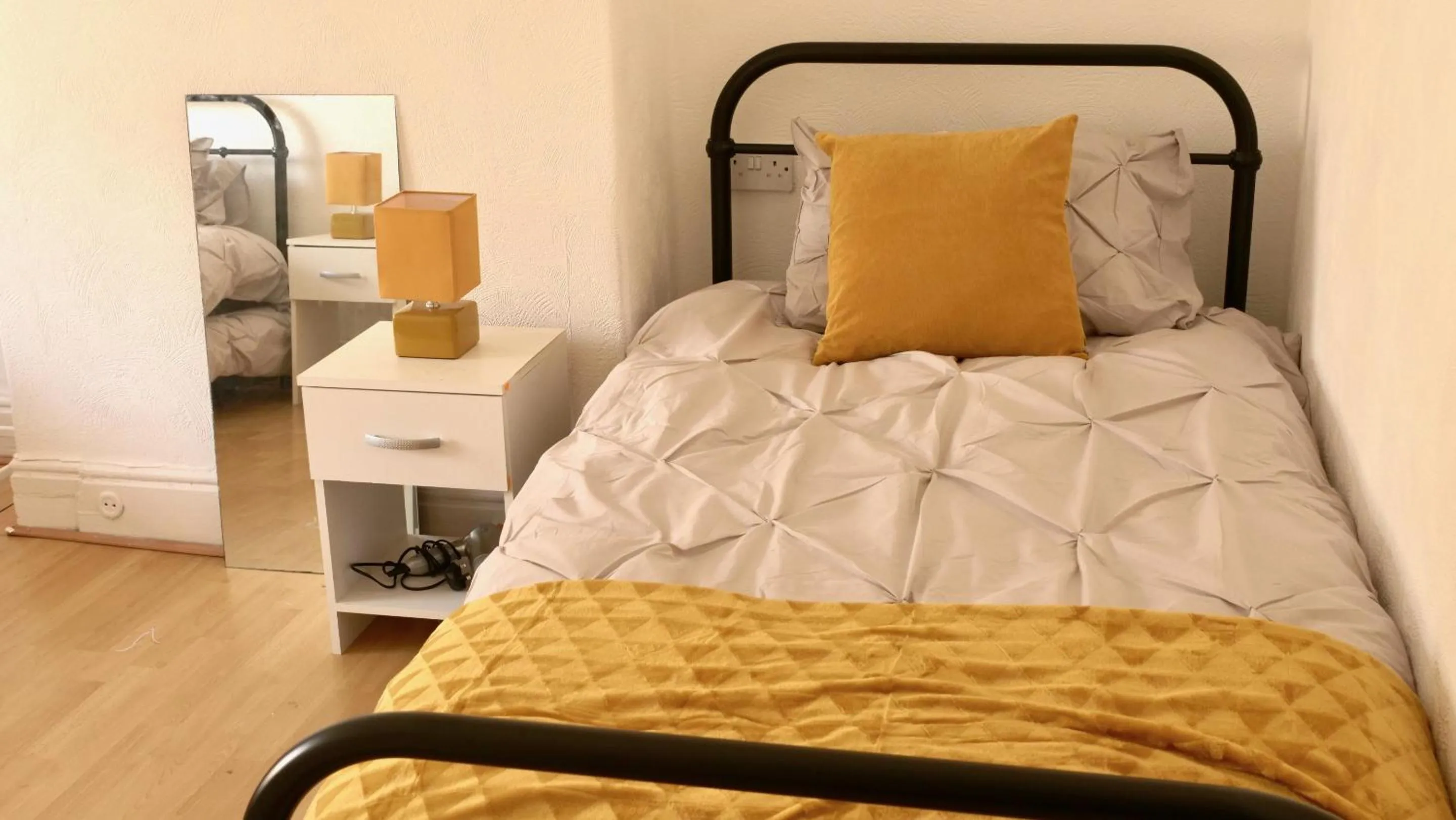 Bedroom in Blackpool Abode - Seaside Cove