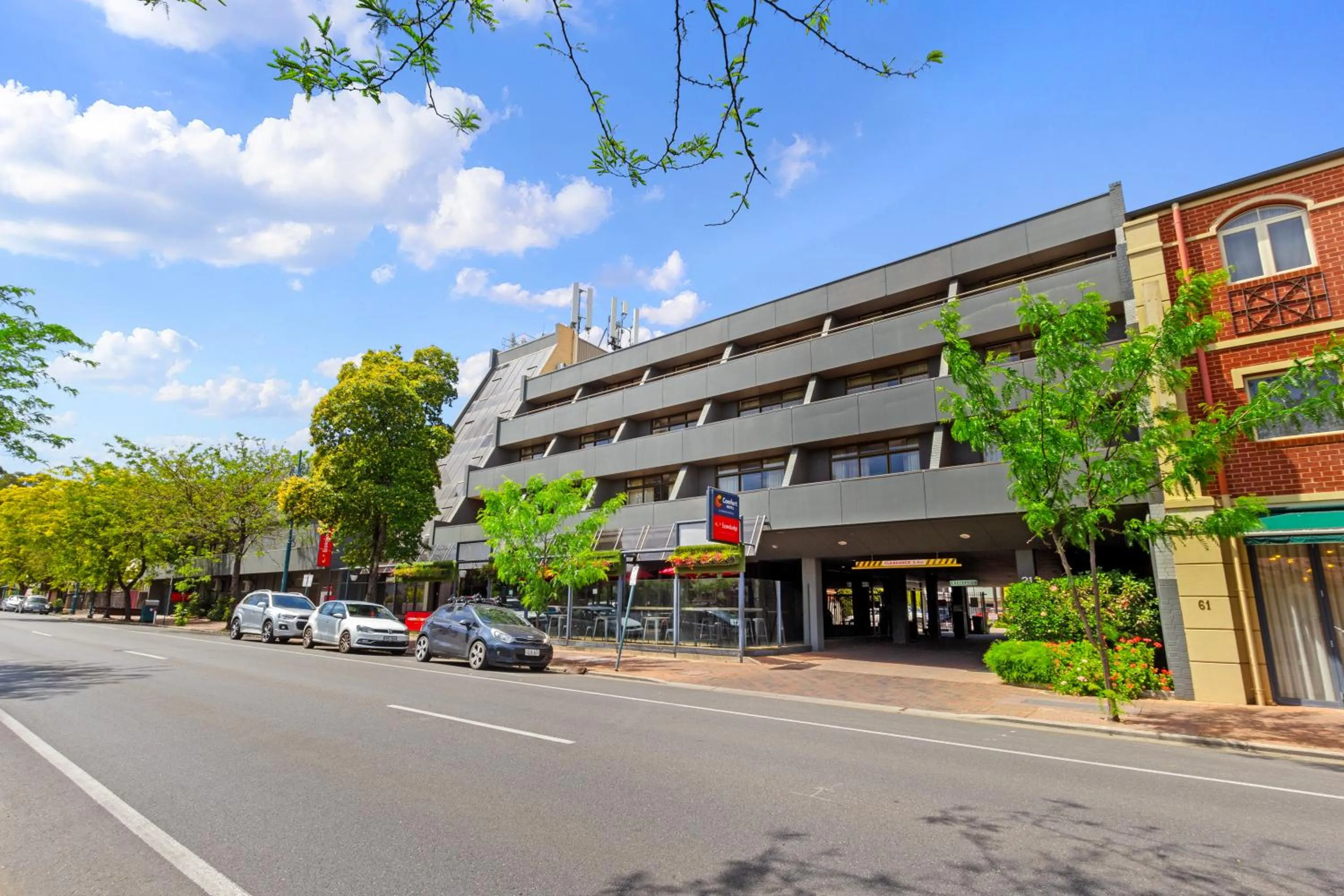 Property building in Econo Lodge North Adelaide
