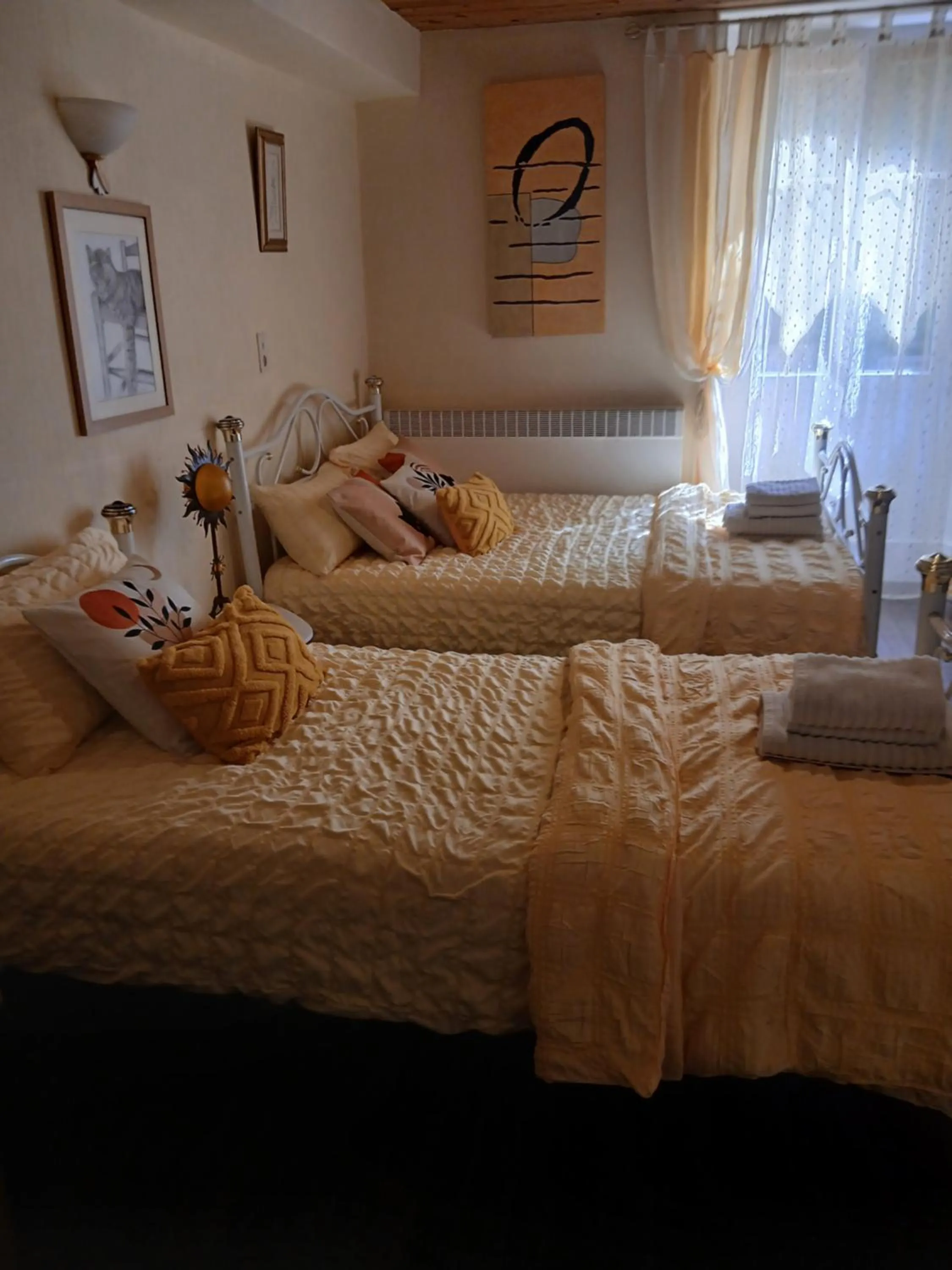 Bed in Sunset House Chambres de Hotes