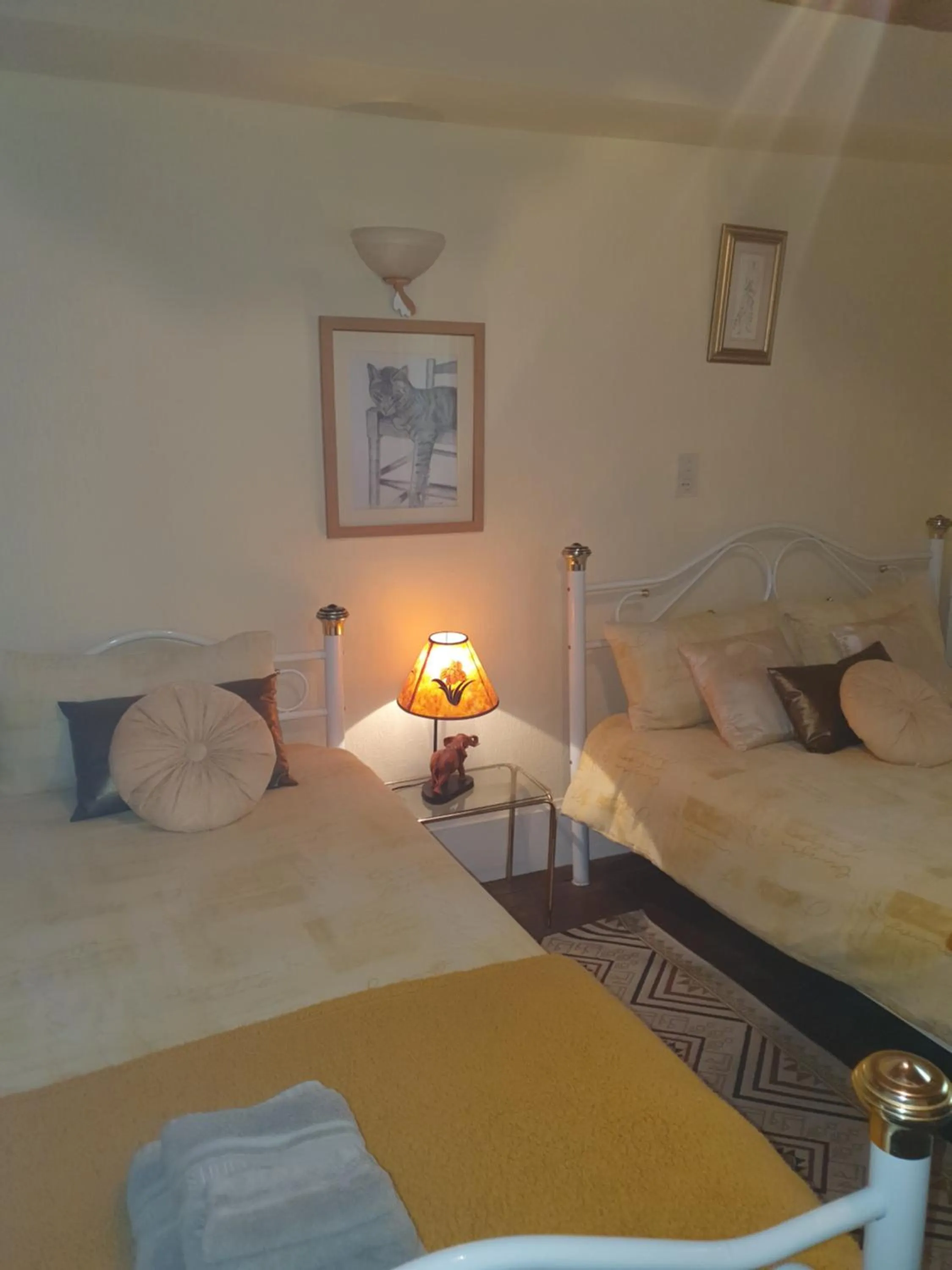 Photo of the whole room, Bed in Sunset House Chambres de Hotes