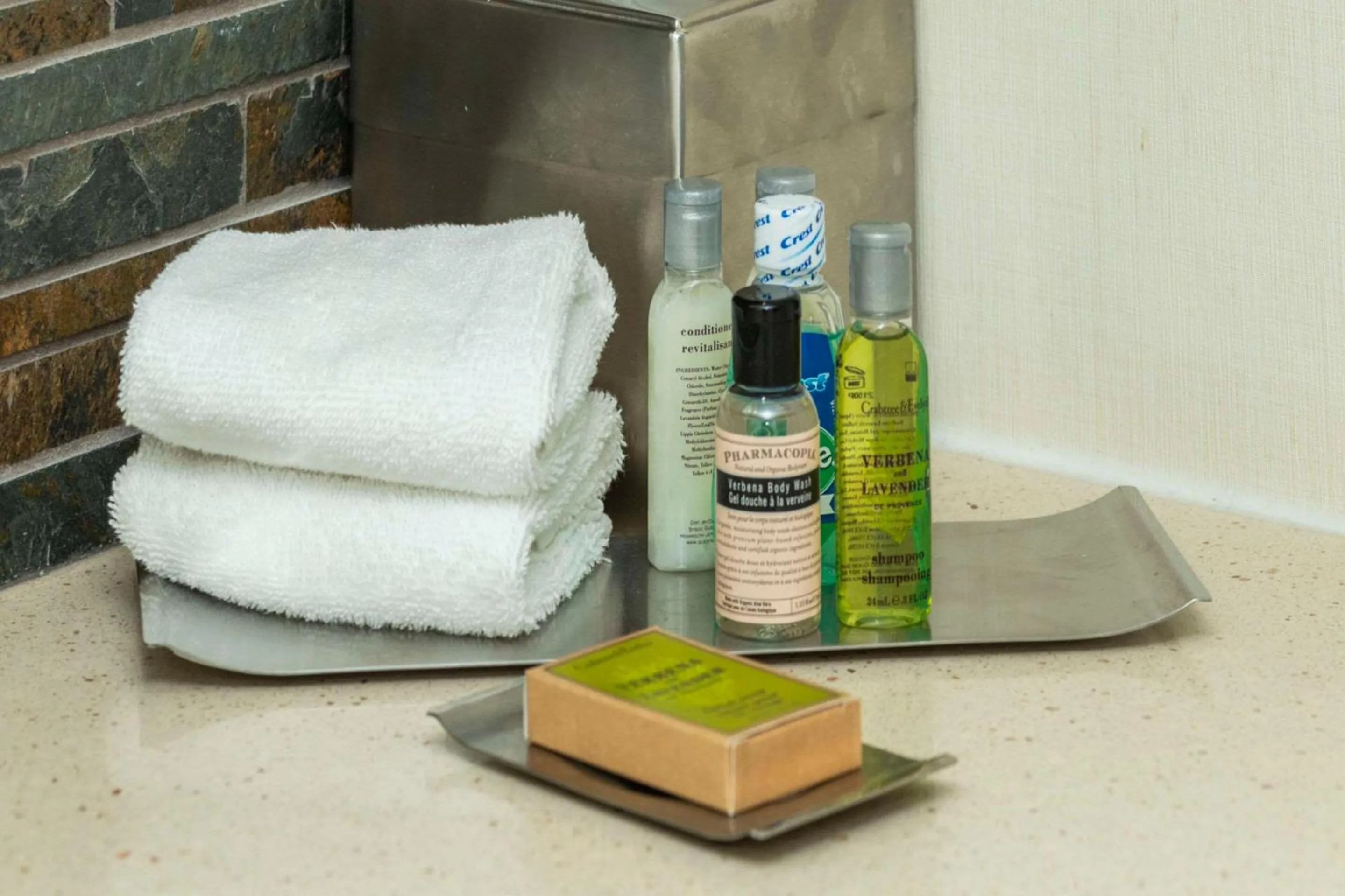 Bedroom in Chateau Cartier Hotel & Resort, an Ascend Collection Resort