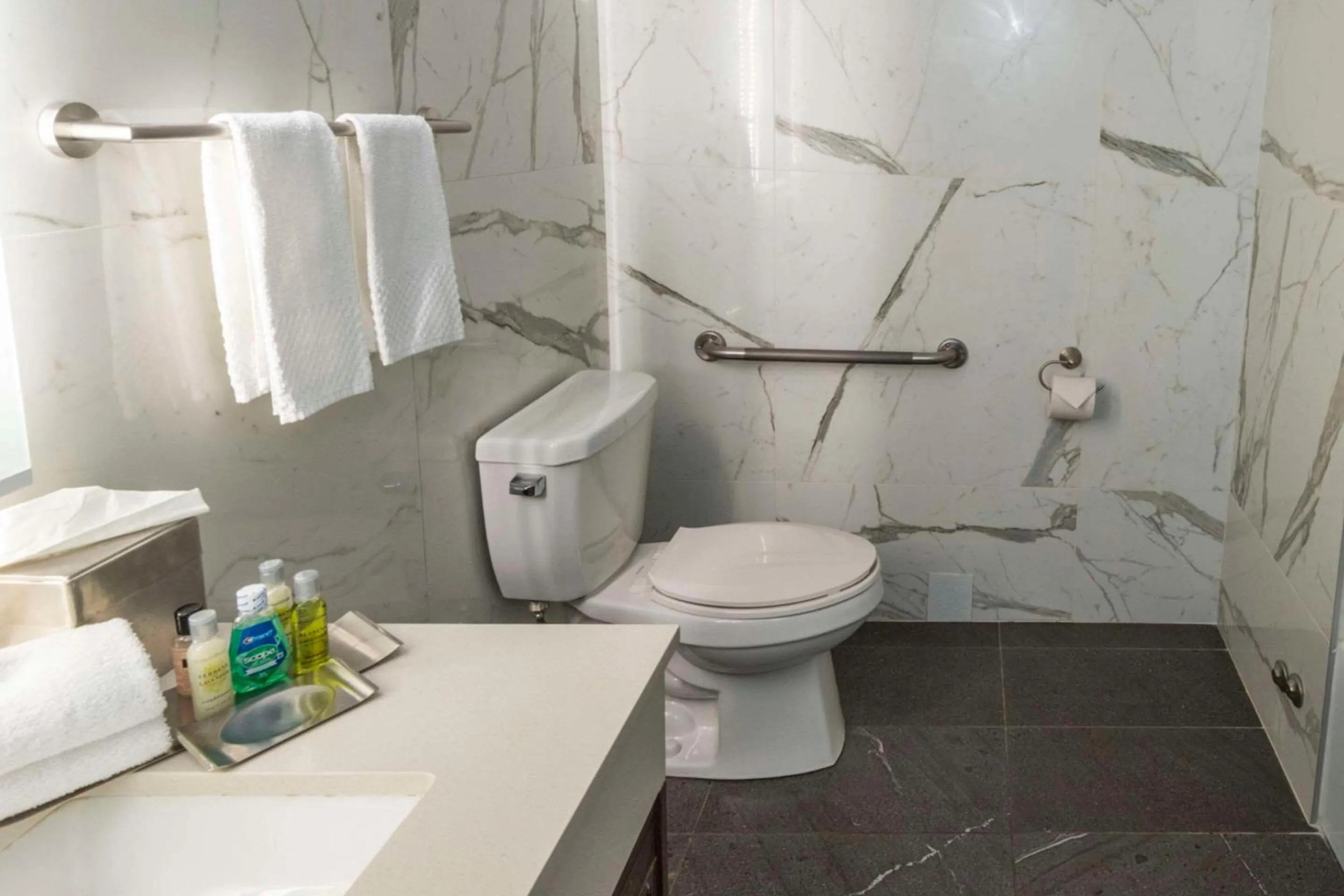 Bedroom in Chateau Cartier Hotel & Resort, an Ascend Collection Resort