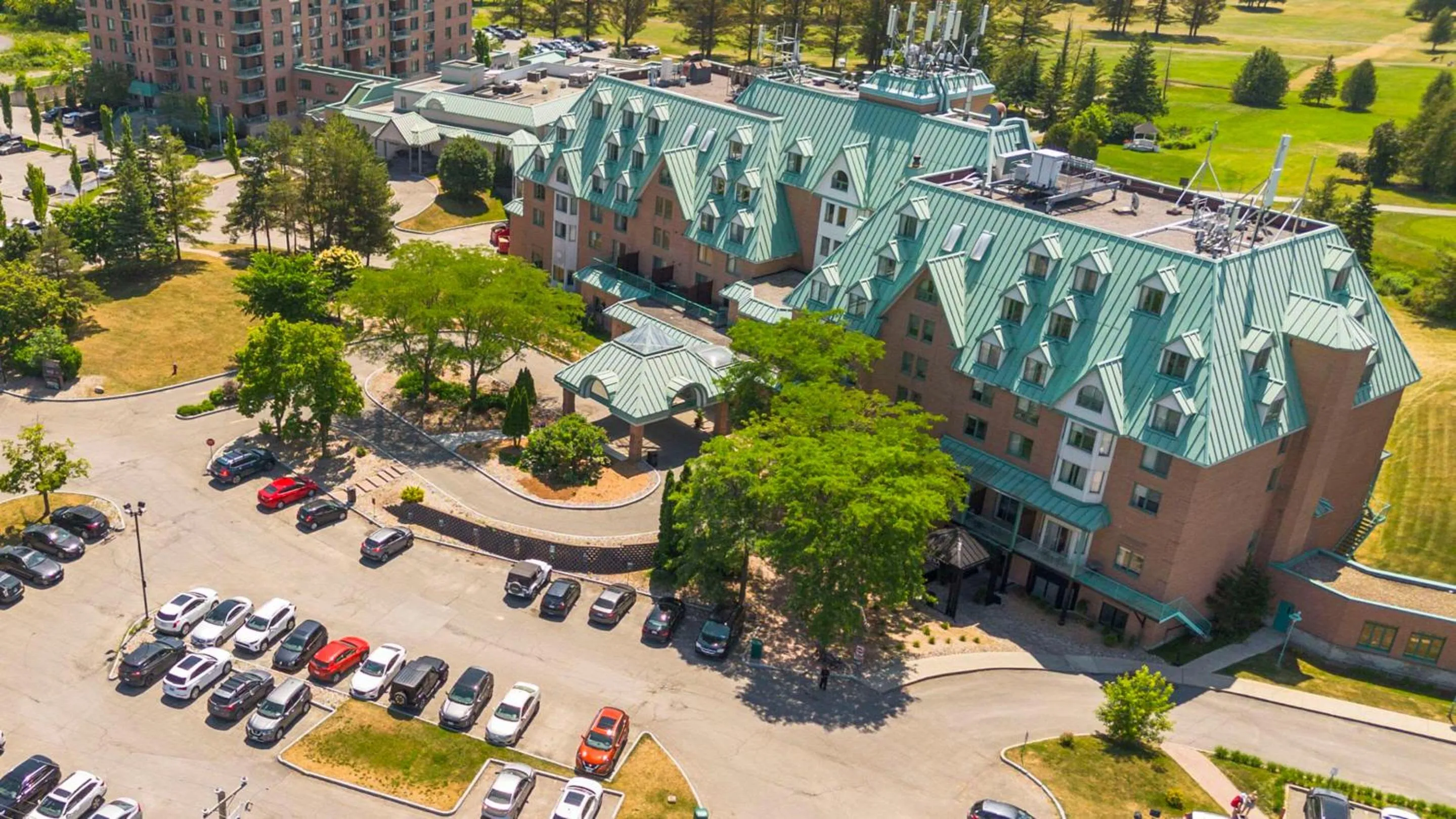 Property building in Chateau Cartier Hotel & Resort, an Ascend Collection Resort