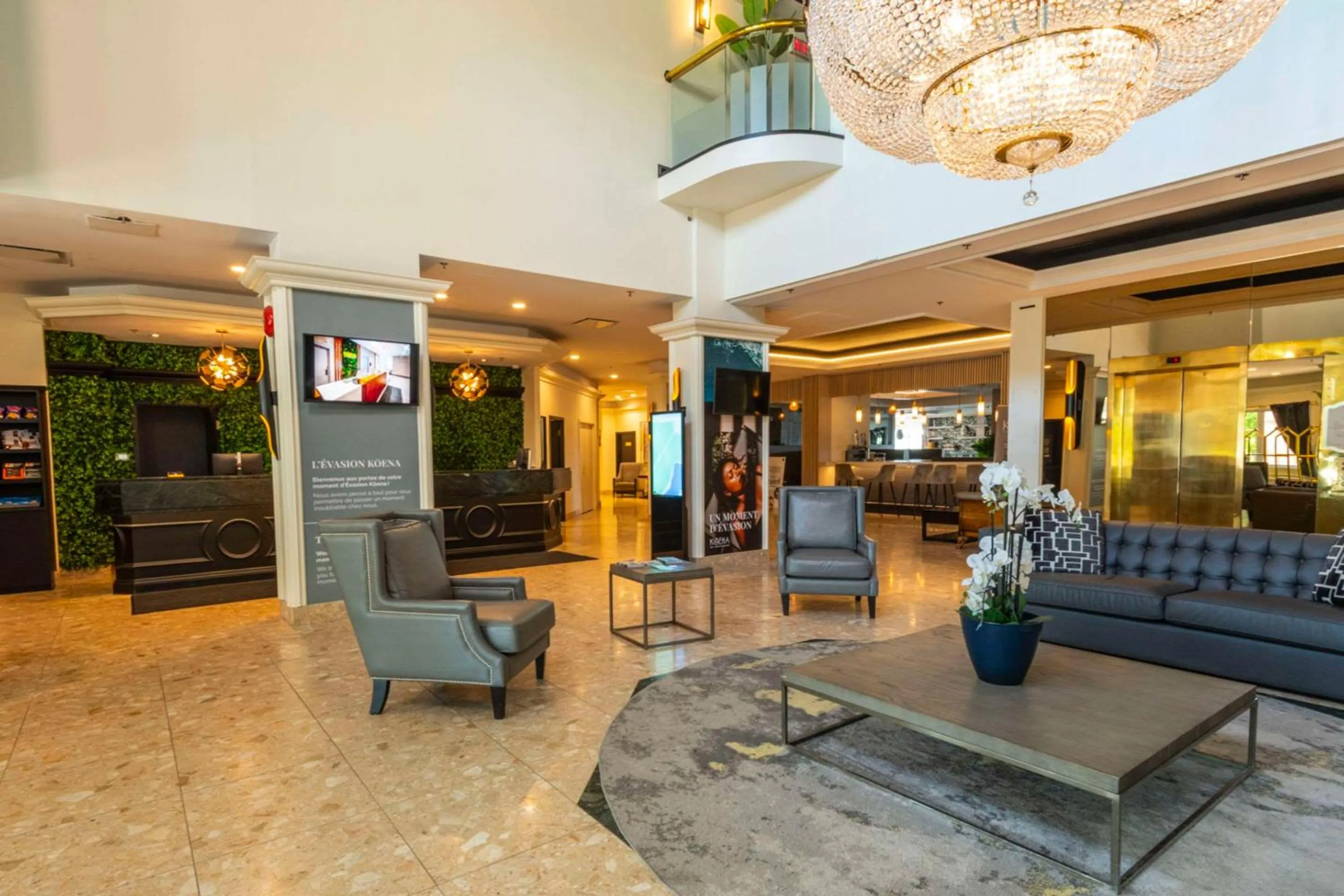 Lobby or reception in Chateau Cartier Hotel & Resort, an Ascend Collection Resort