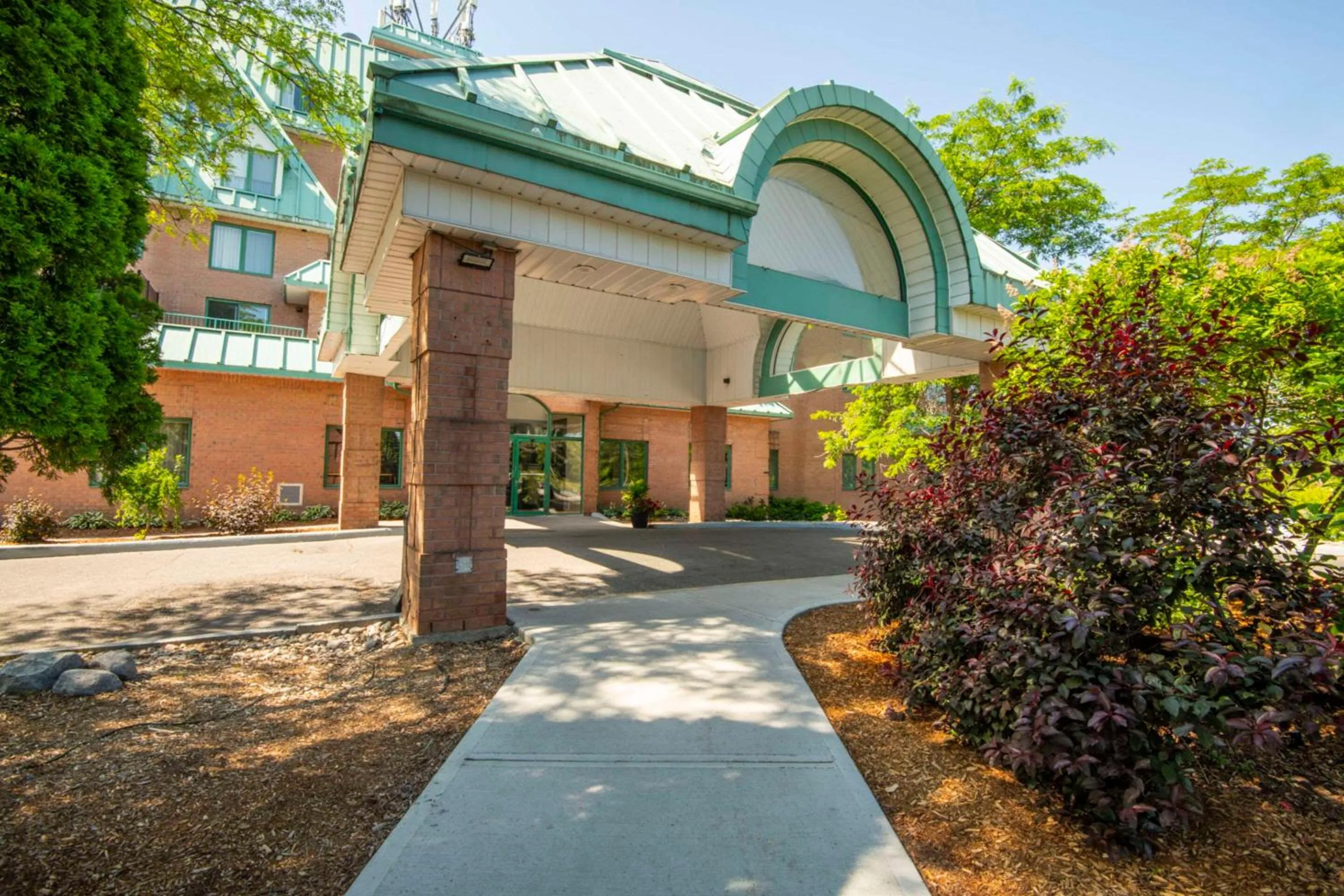 Property building in Chateau Cartier Hotel & Resort, an Ascend Collection Resort