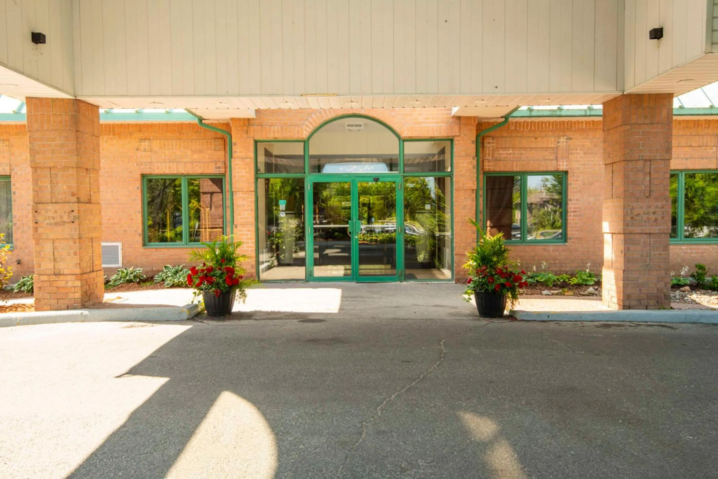 Property building in Chateau Cartier Hotel & Resort, an Ascend Collection Resort