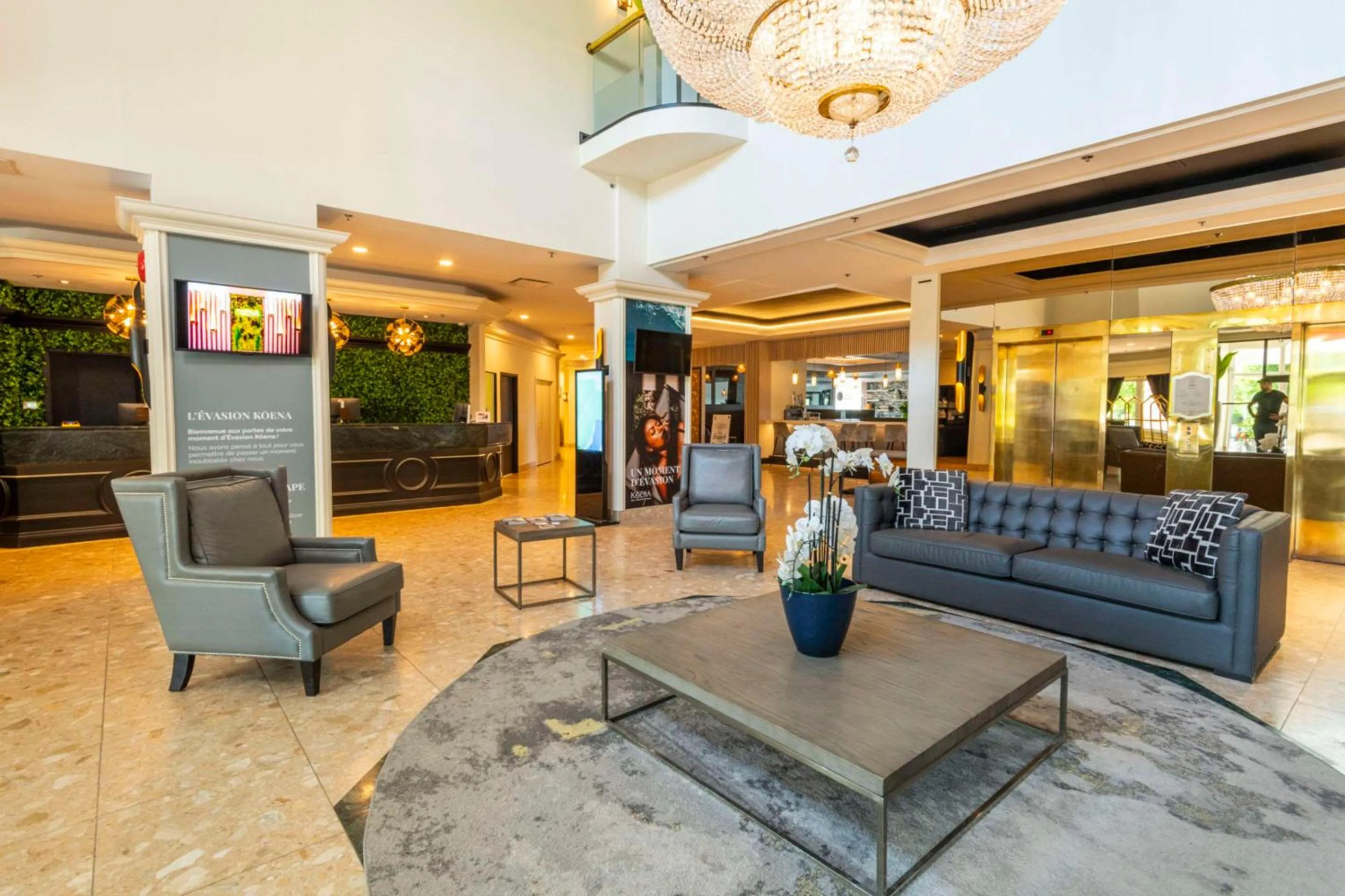 Lobby or reception in Chateau Cartier Hotel & Resort, an Ascend Collection Resort