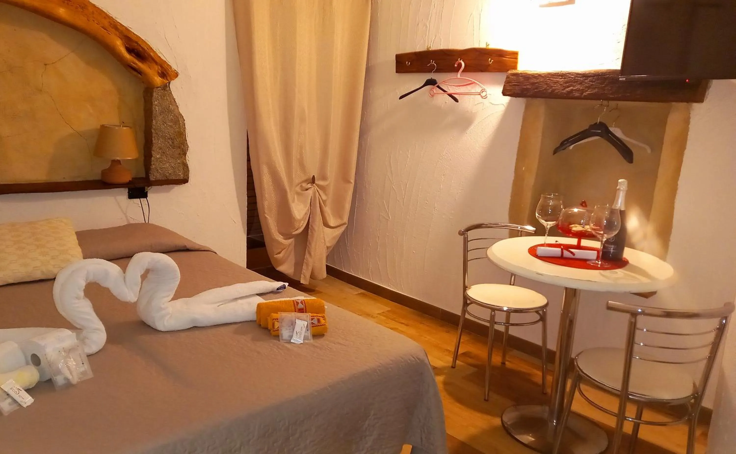 Bed in B&B Santu Giuvanni "Un tuffo nel passato Fonnese"