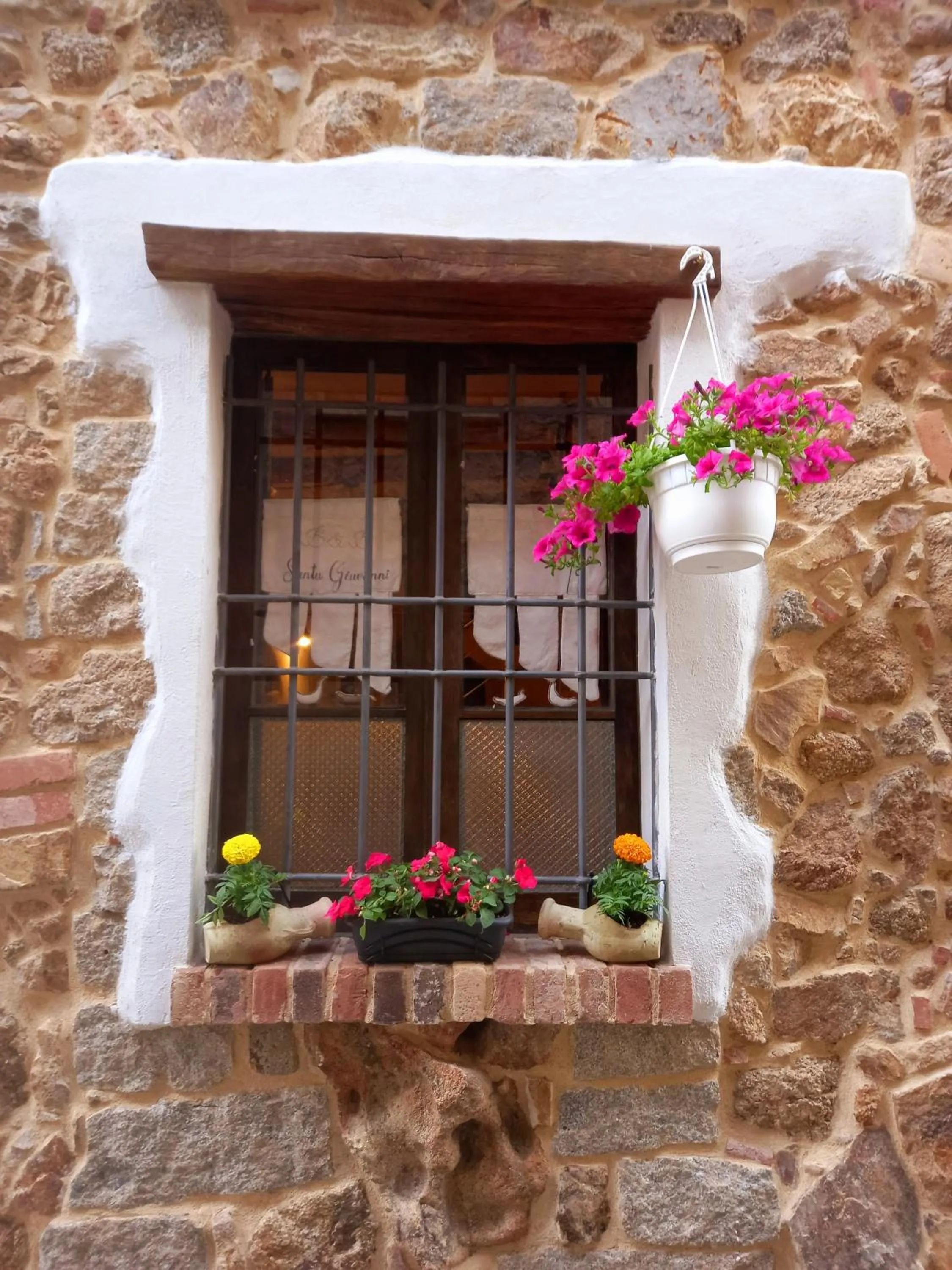 B&B Santu Giuvanni "Un tuffo nel passato Fonnese"