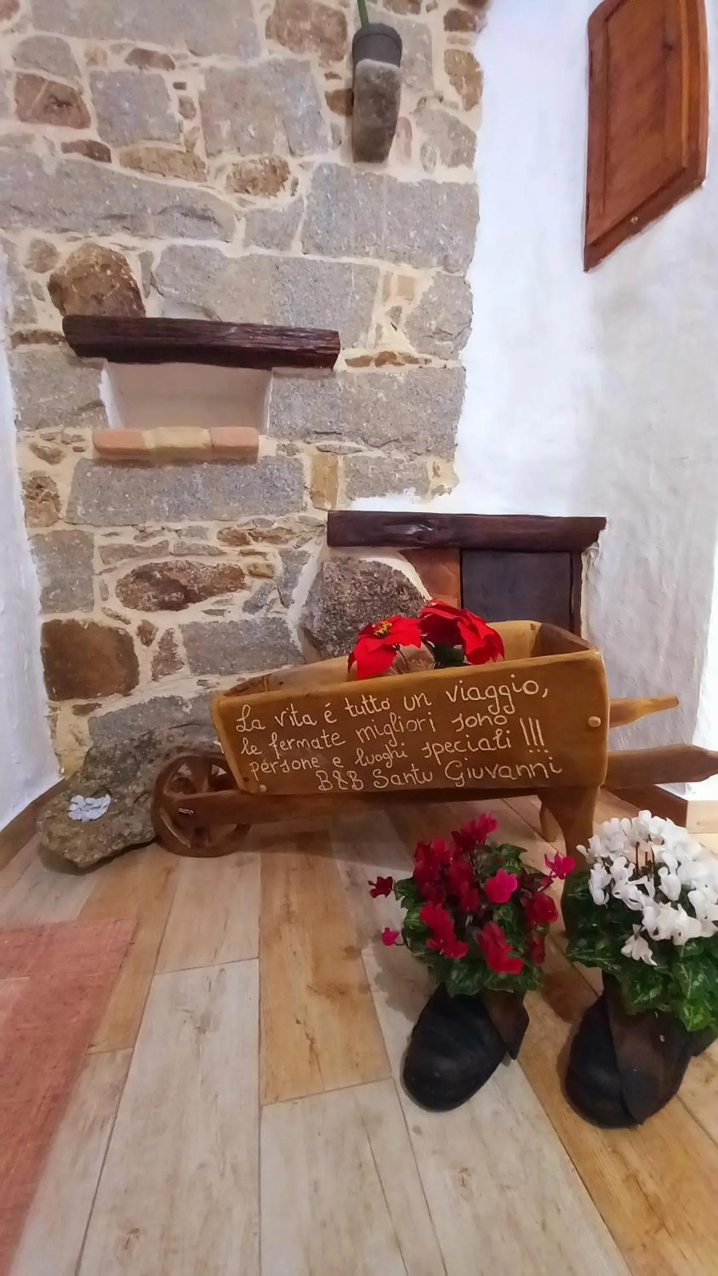 B&B Santu Giuvanni "Un tuffo nel passato Fonnese"