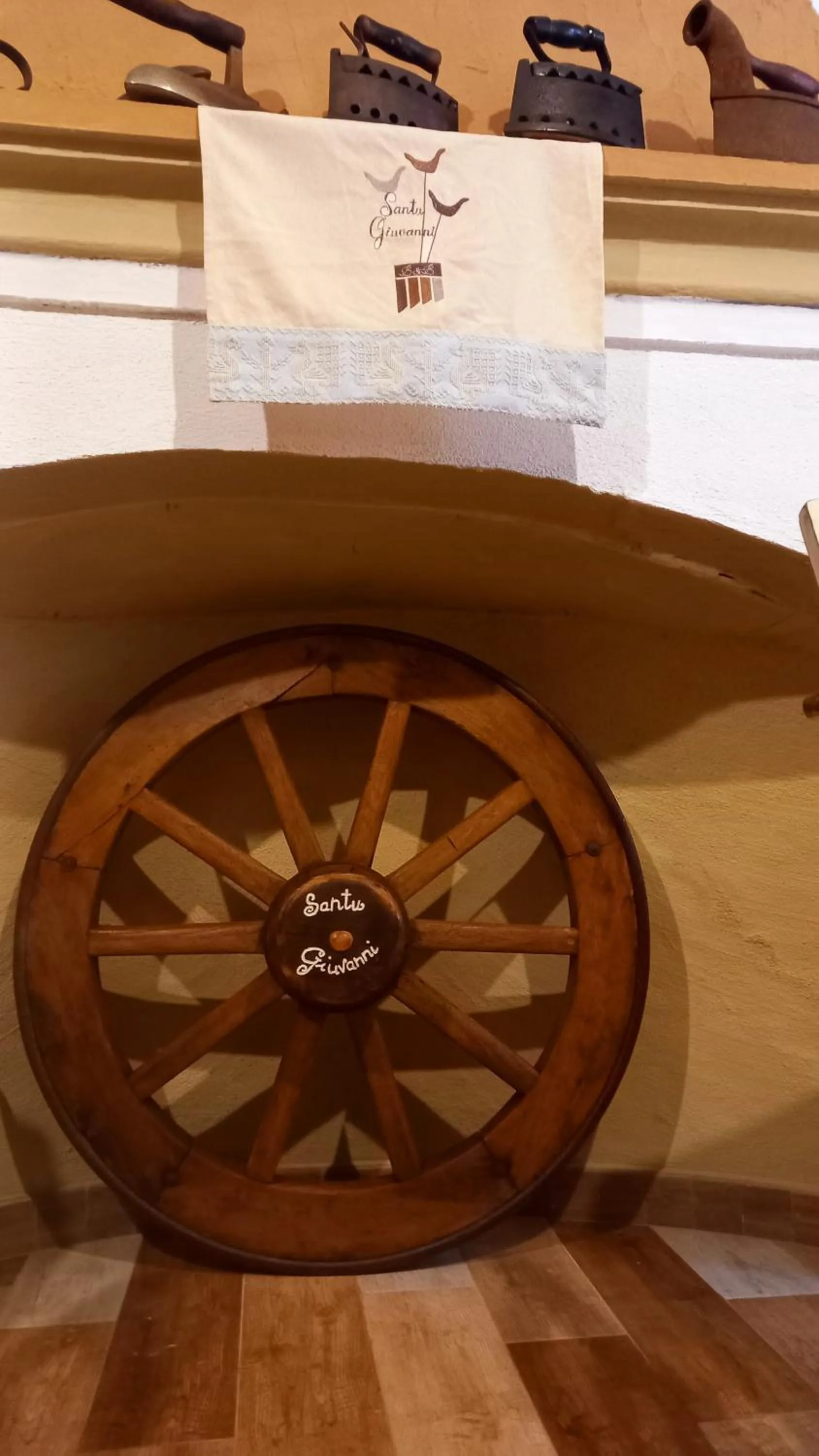 B&B Santu Giuvanni "Un tuffo nel passato Fonnese"