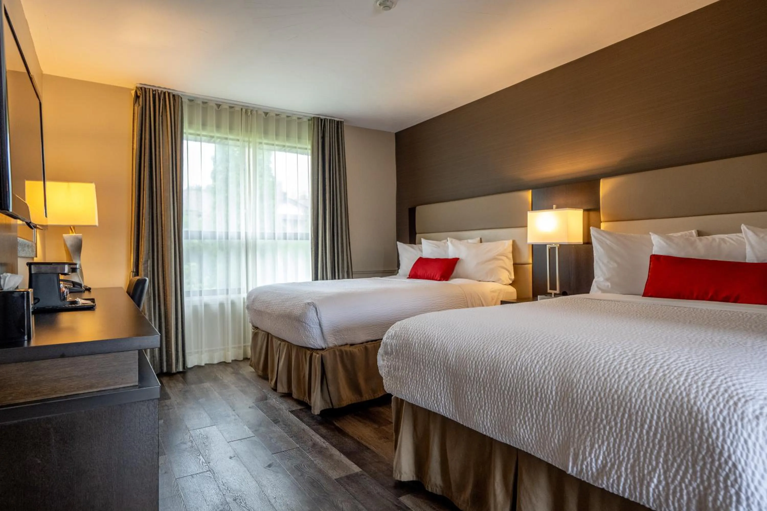 Bedroom, Bed in Ramada by Wyndham Ottawa On The Rideau